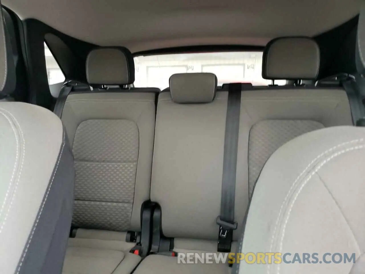 10 Photograph of a damaged car 1FMCU0G66MUB28961 FORD ESCAPE 2021