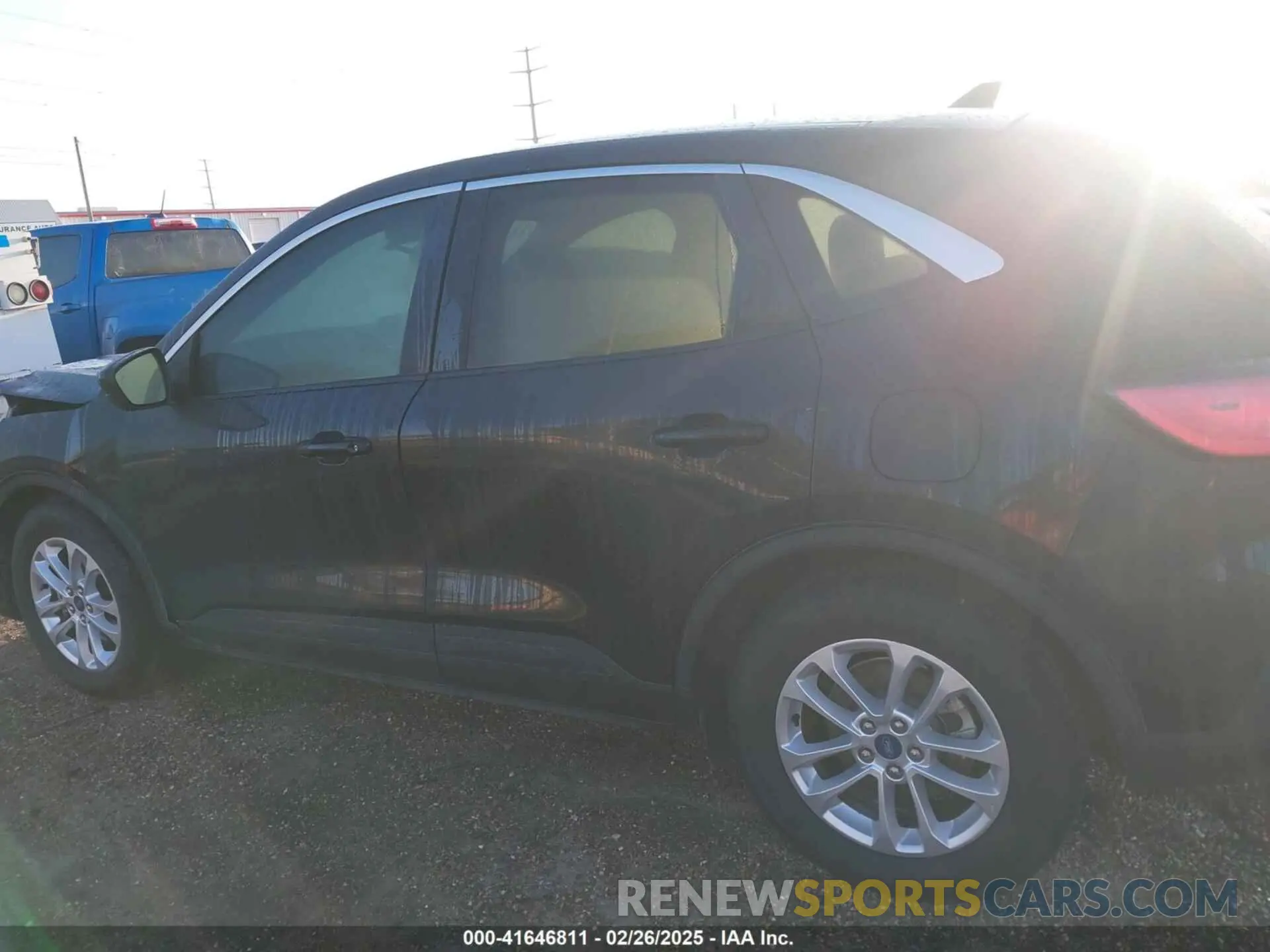 14 Photograph of a damaged car 1FMCU0G67MUB29746 FORD ESCAPE 2021