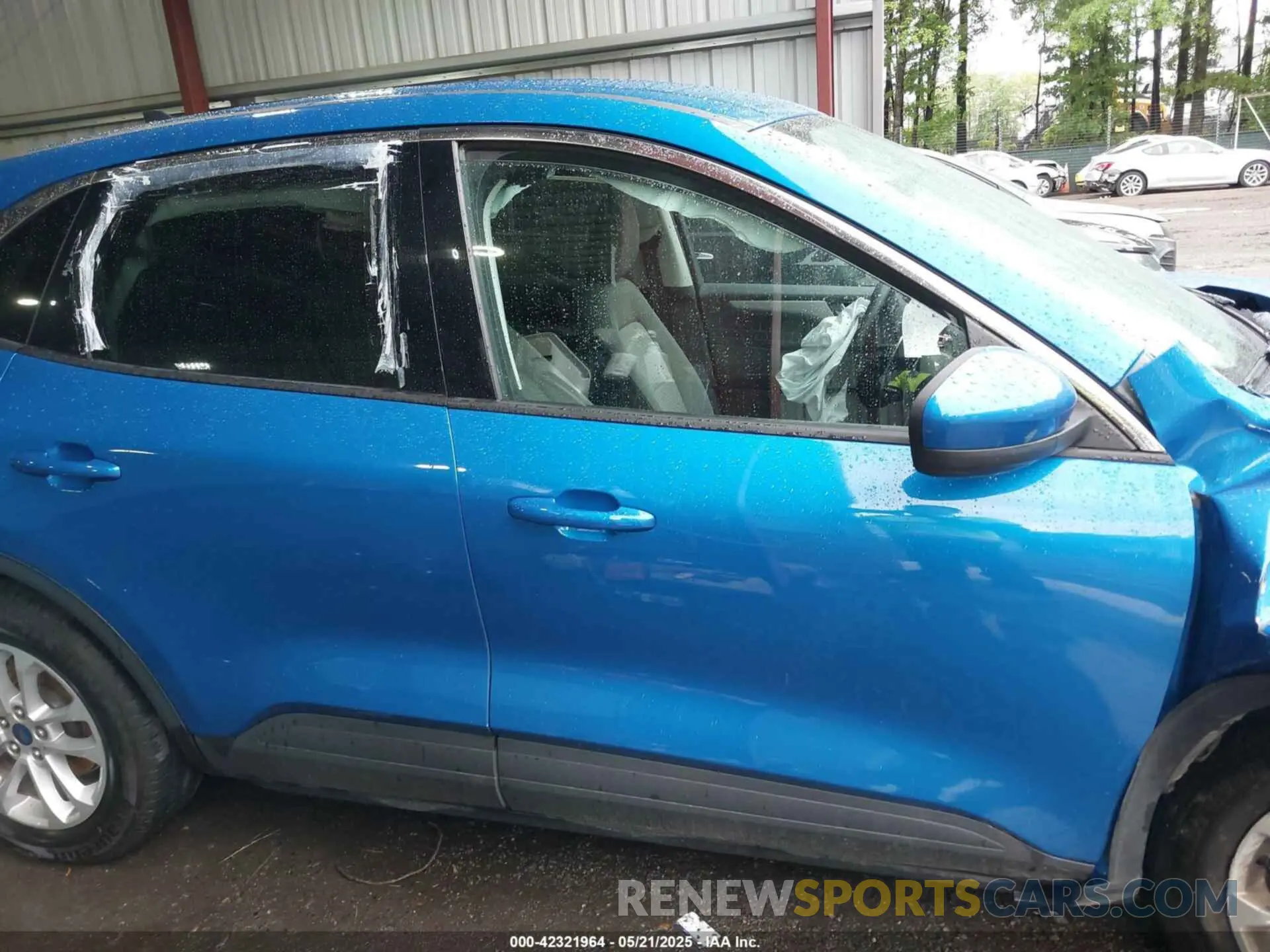 13 Photograph of a damaged car 1FMCU0G68MUB08310 FORD ESCAPE 2021