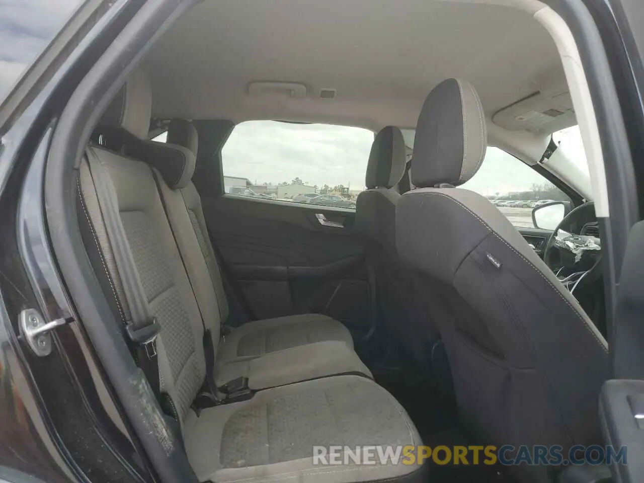11 Photograph of a damaged car 1FMCU0G69MUA99066 FORD ESCAPE 2021