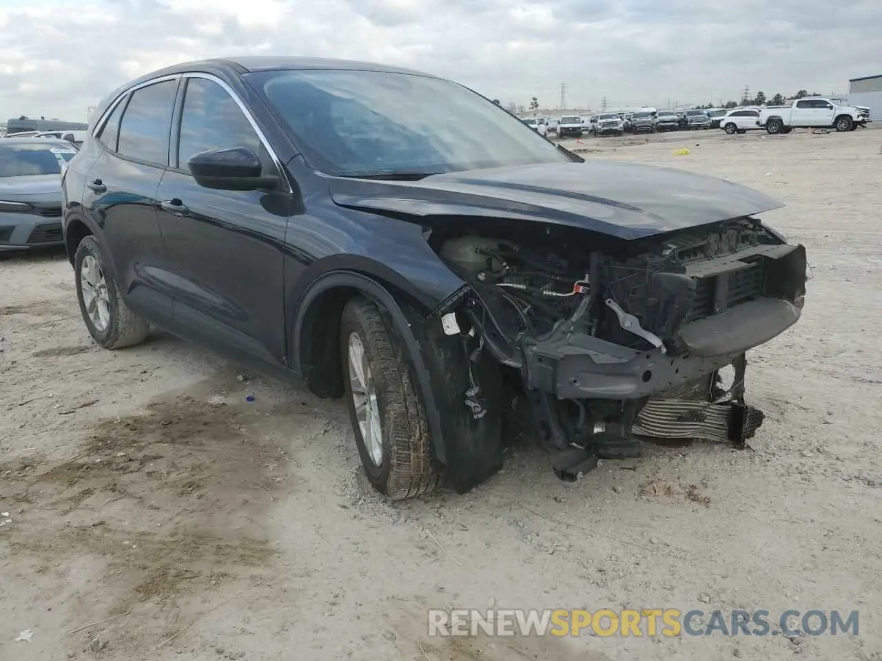 4 Photograph of a damaged car 1FMCU0G69MUA99066 FORD ESCAPE 2021