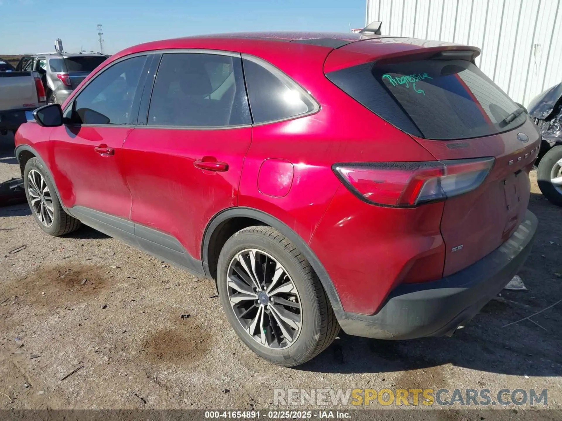 3 Photograph of a damaged car 1FMCU0G6XMUA20780 FORD ESCAPE 2021
