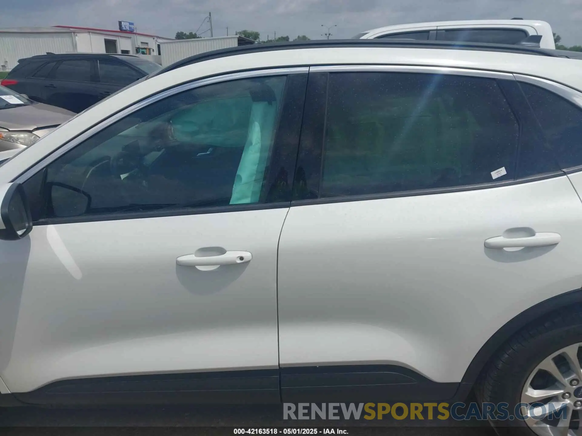 13 Photograph of a damaged car 1FMCU0G6XMUA26997 FORD ESCAPE 2021
