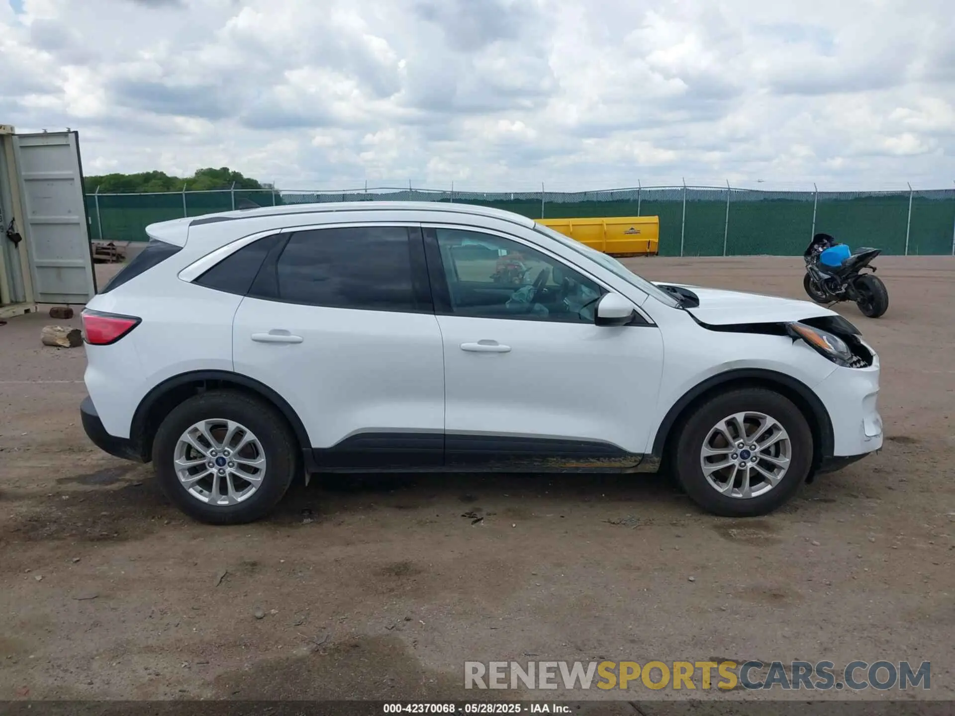 13 Photograph of a damaged car 1FMCU0G6XMUA67856 FORD ESCAPE 2021