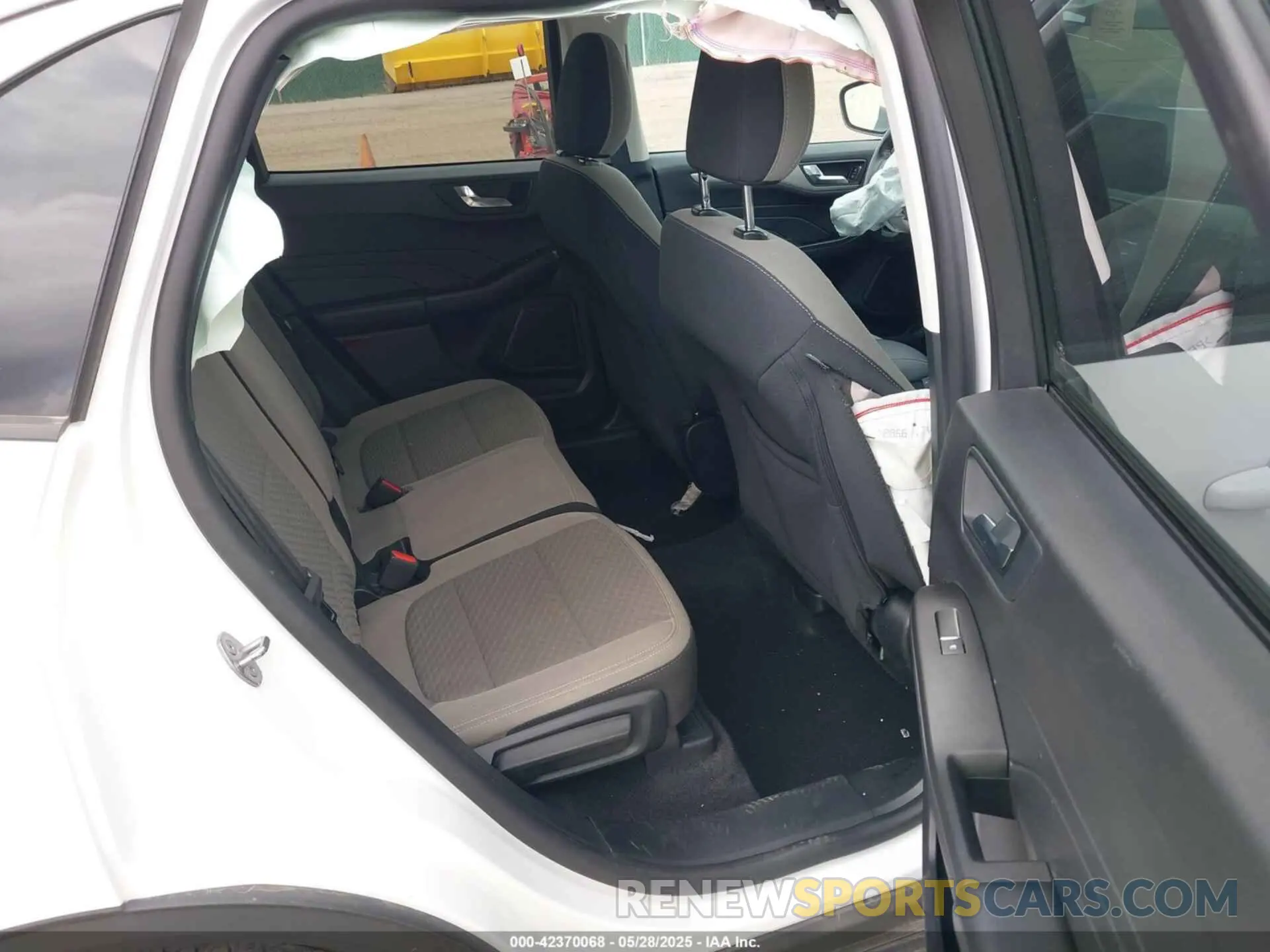 8 Photograph of a damaged car 1FMCU0G6XMUA67856 FORD ESCAPE 2021