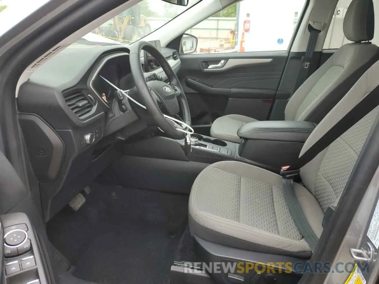 7 Photograph of a damaged car 1FMCU0G6XMUB15307 FORD ESCAPE 2021