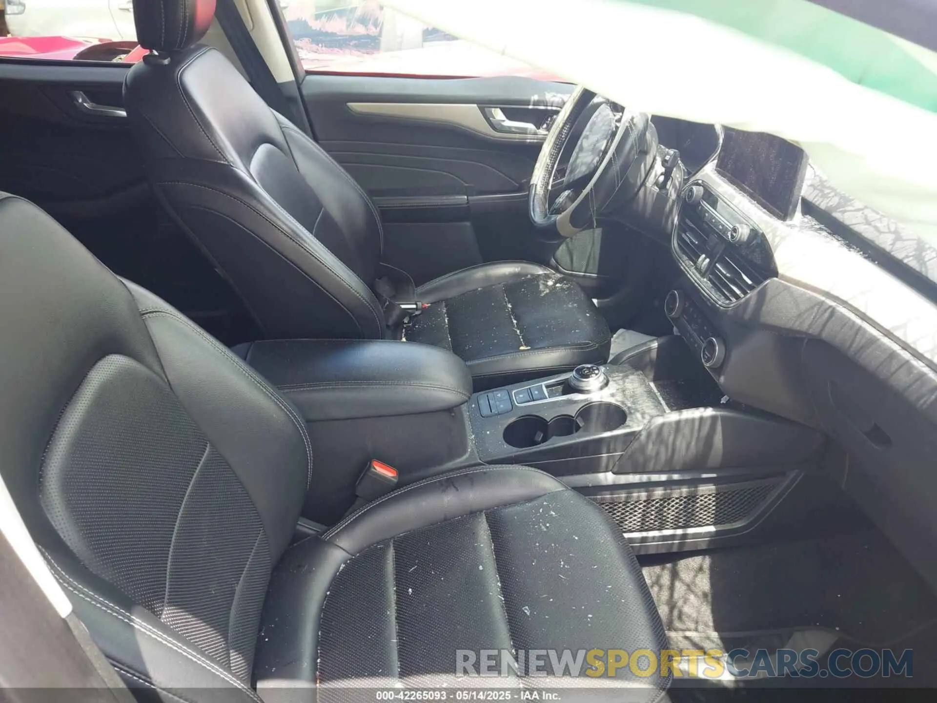 5 Photograph of a damaged car 1FMCU0H63MUA57541 FORD ESCAPE 2021