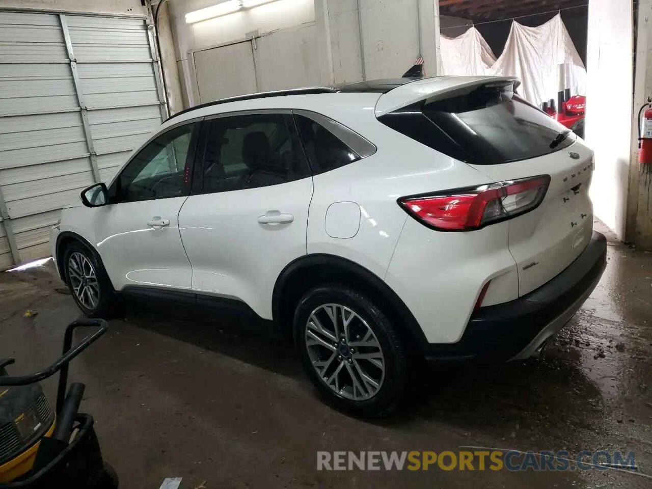 2 Photograph of a damaged car 1FMCU0H66MUA79260 FORD ESCAPE 2021