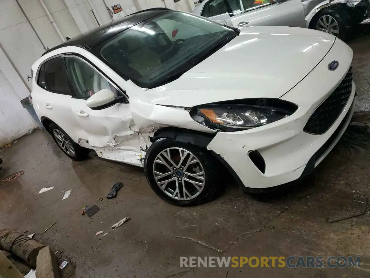4 Photograph of a damaged car 1FMCU0H66MUA79260 FORD ESCAPE 2021