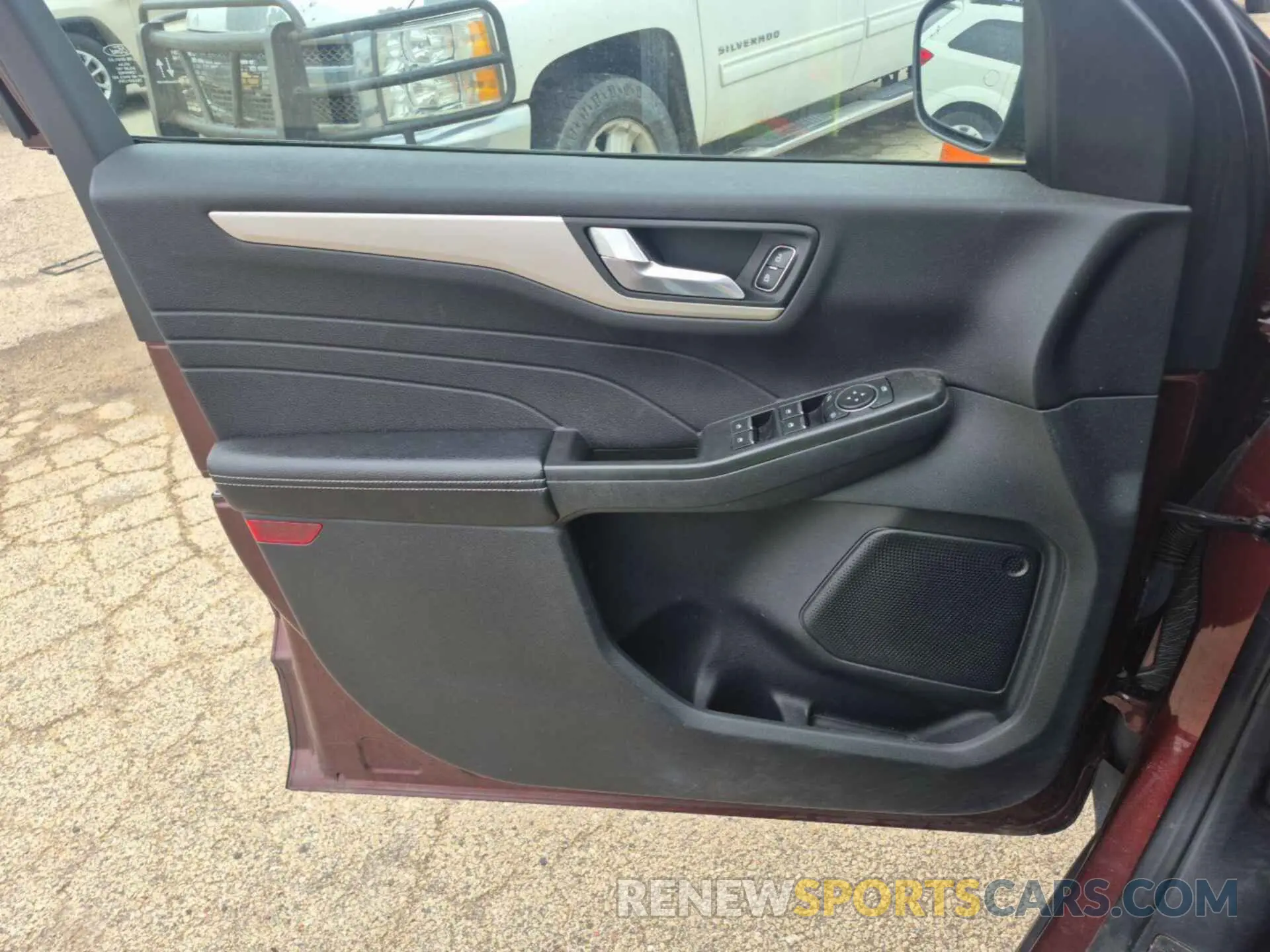 5 Photograph of a damaged car 1FMCU9BZ1MUA53074 FORD ESCAPE 2021