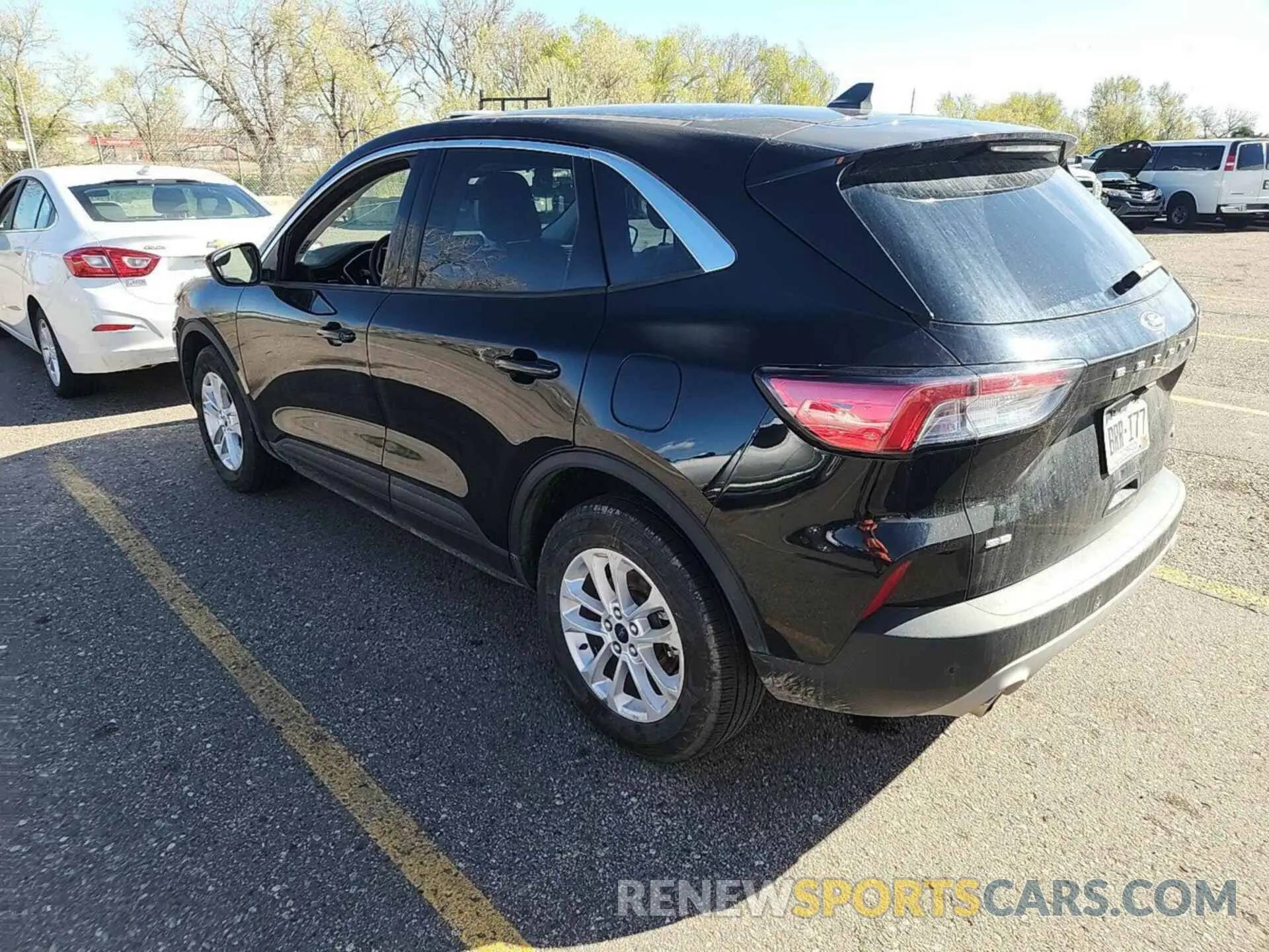 15 Photograph of a damaged car 1FMCU9BZ3MUA52900 FORD ESCAPE 2021