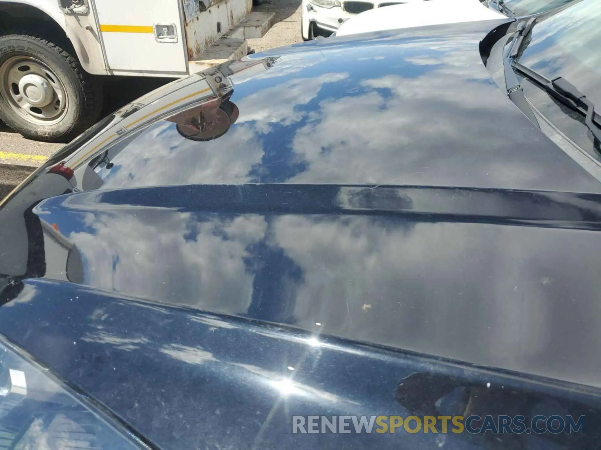 28 Photograph of a damaged car 1FMCU9BZ3MUA52900 FORD ESCAPE 2021