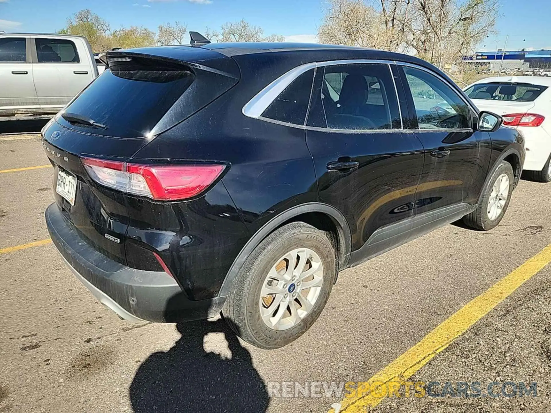 4 Photograph of a damaged car 1FMCU9BZ3MUA52900 FORD ESCAPE 2021