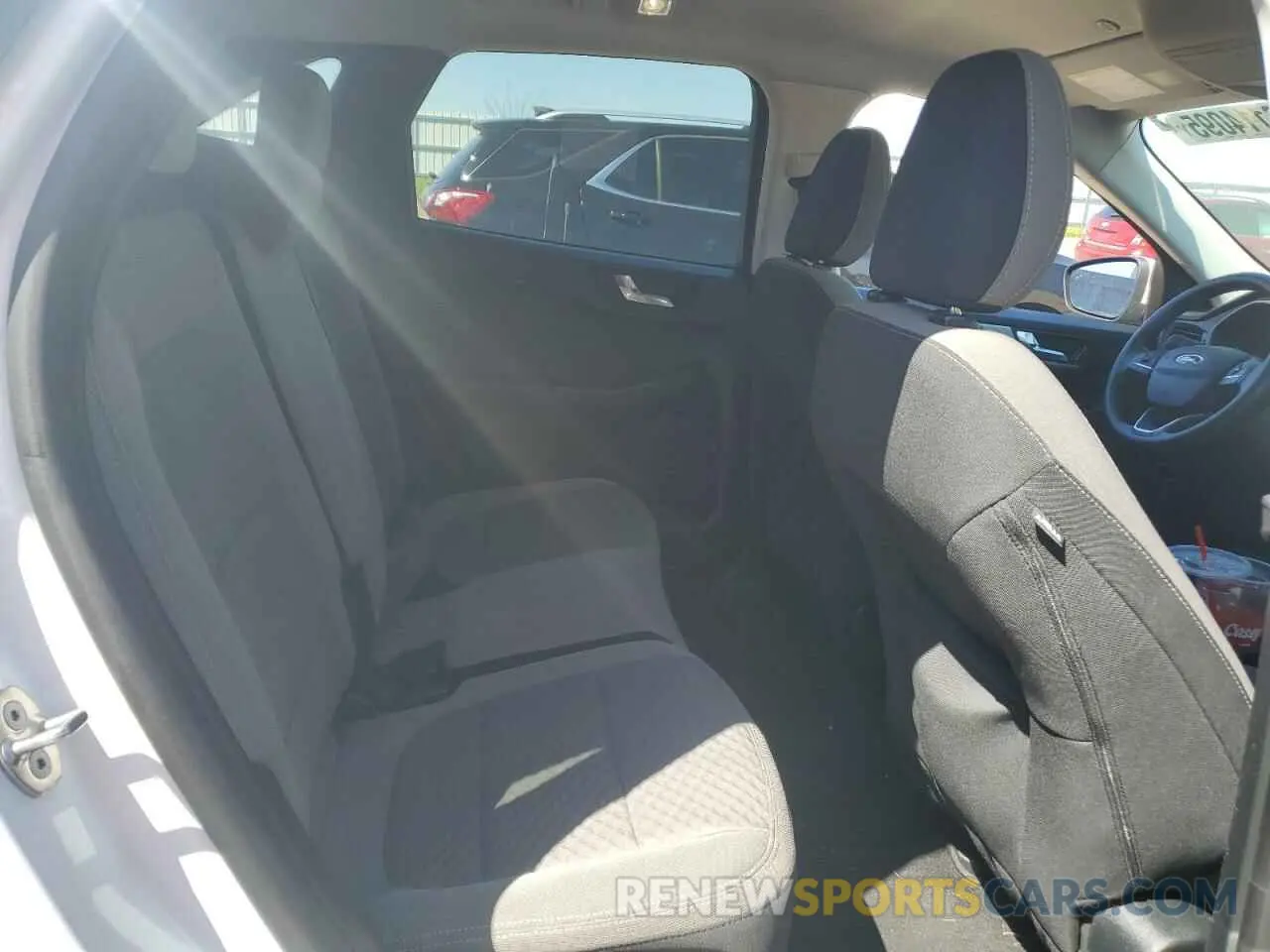 10 Photograph of a damaged car 1FMCU9BZ3MUA89817 FORD ESCAPE 2021