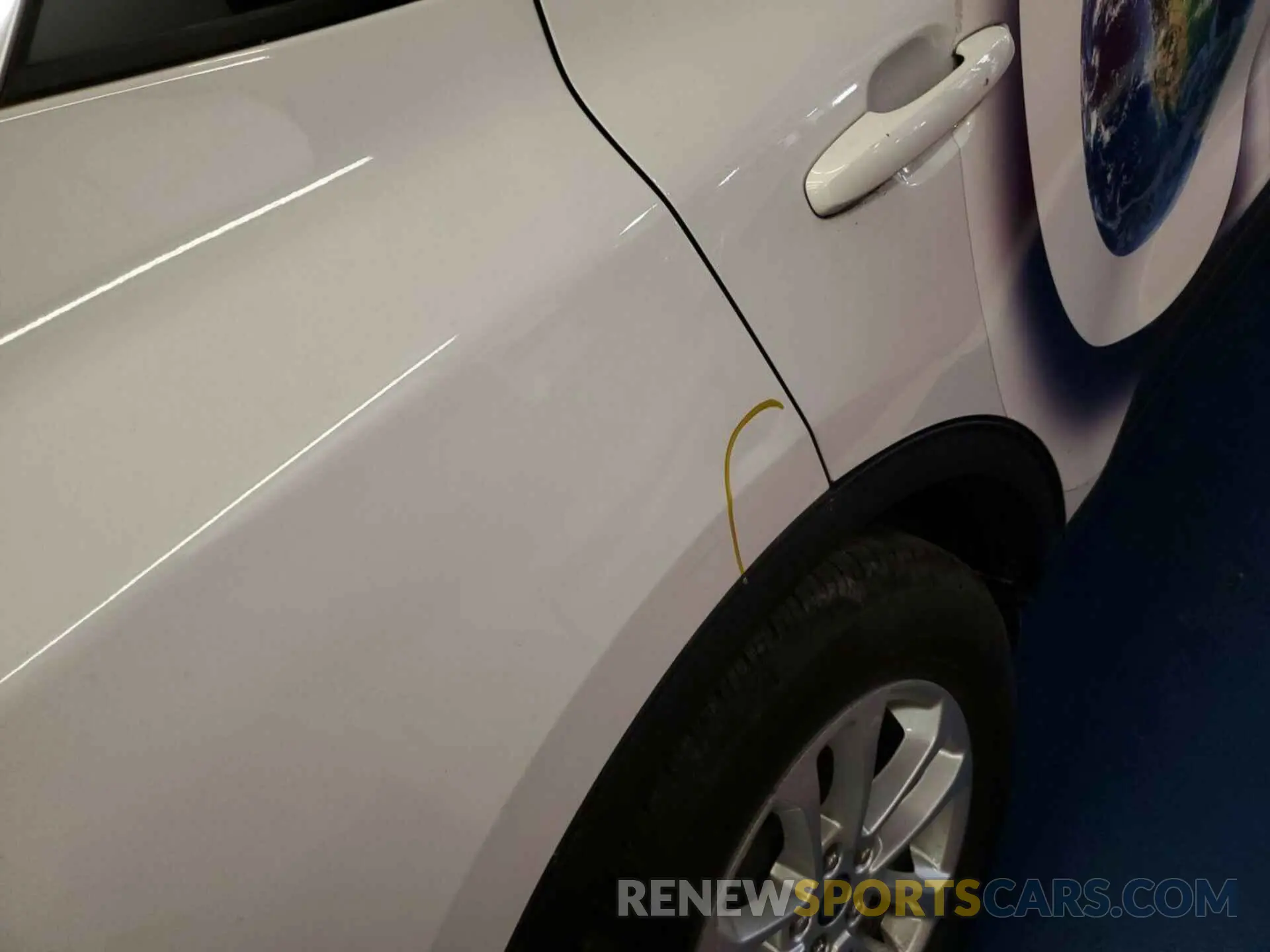 18 Photograph of a damaged car 1FMCU9BZ4MUA42411 FORD ESCAPE 2021