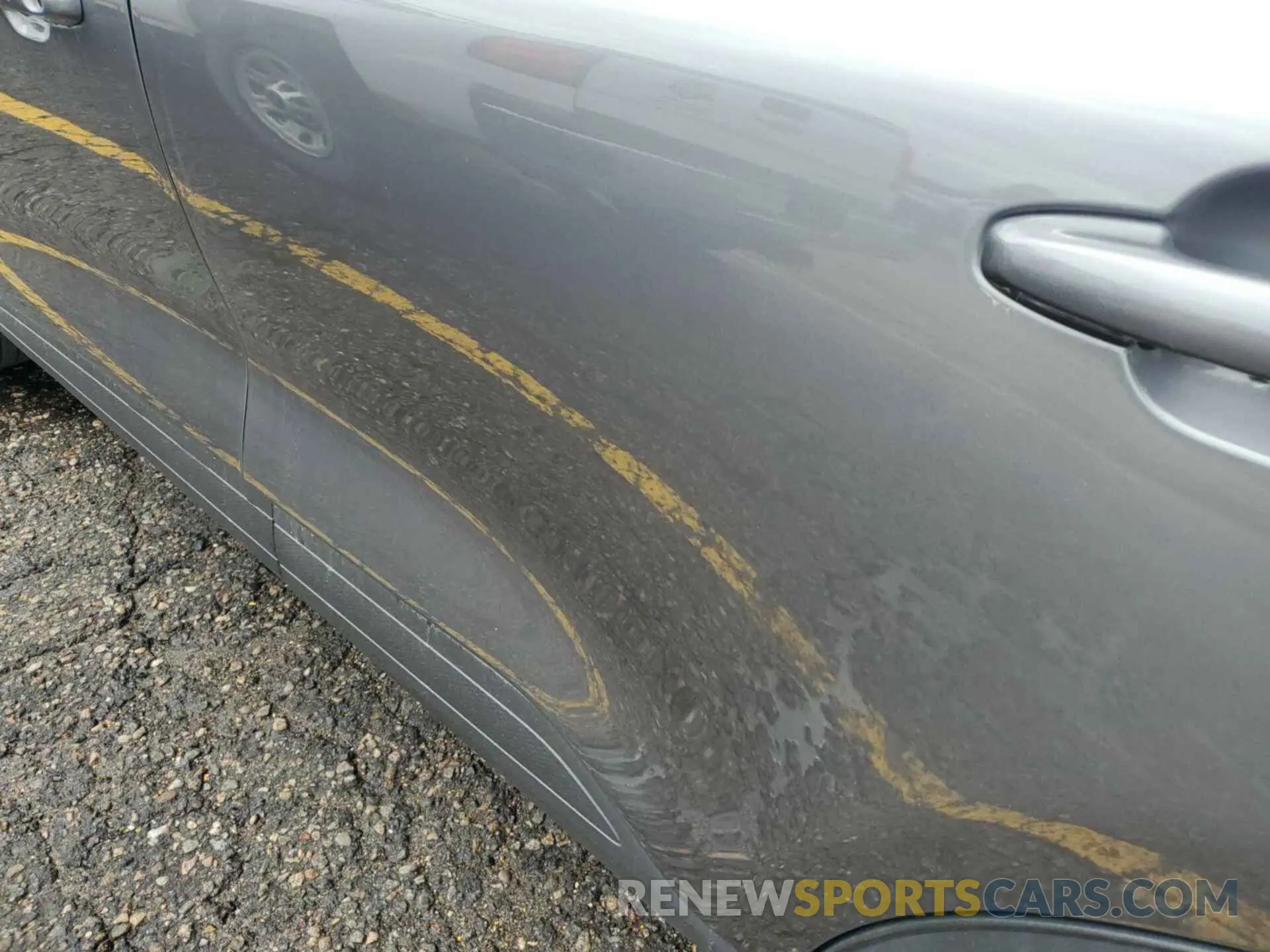 18 Photograph of a damaged car 1FMCU9BZ4MUA53098 FORD ESCAPE 2021