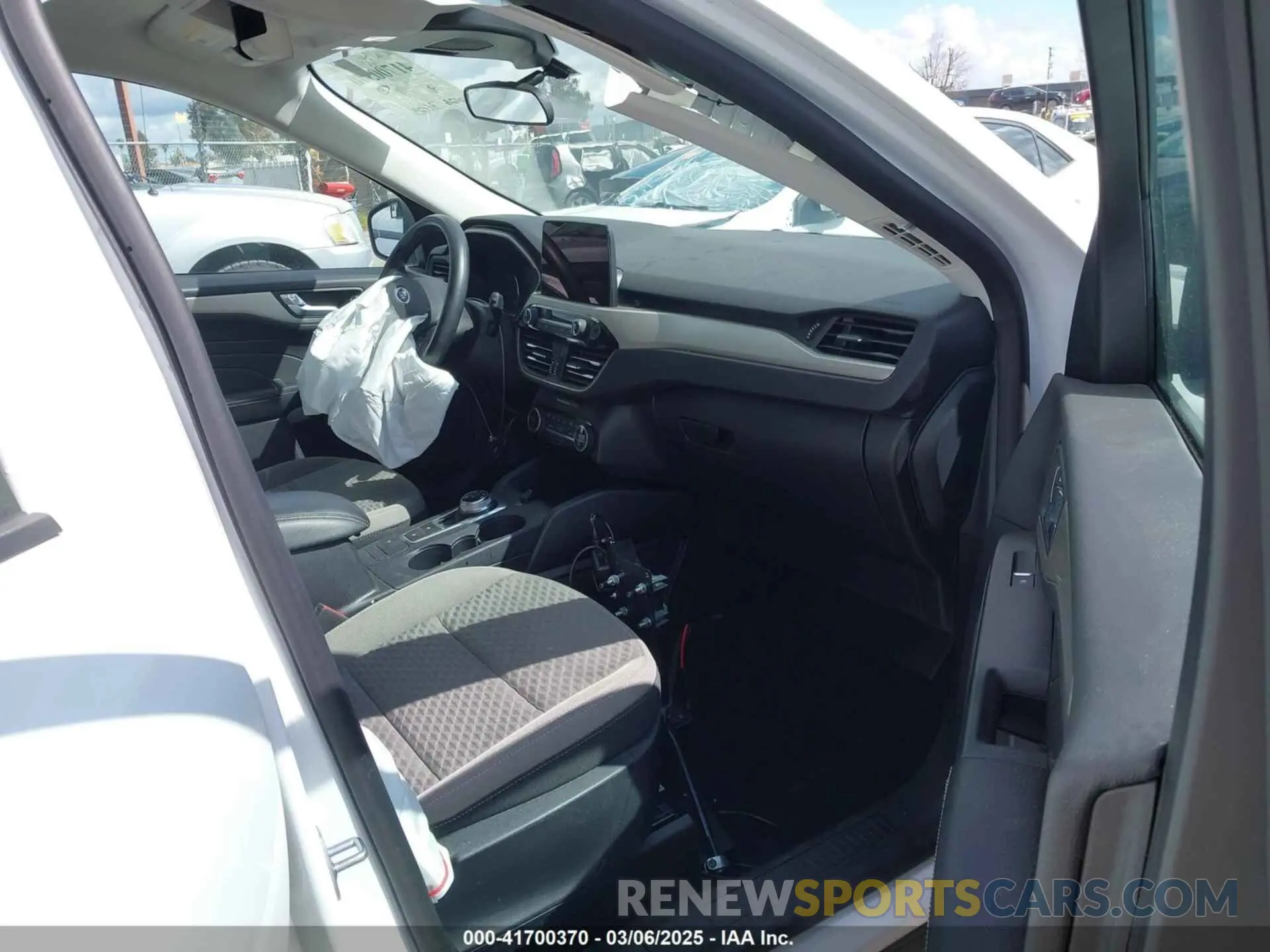 5 Photograph of a damaged car 1FMCU9BZ7MUB03055 FORD ESCAPE 2021