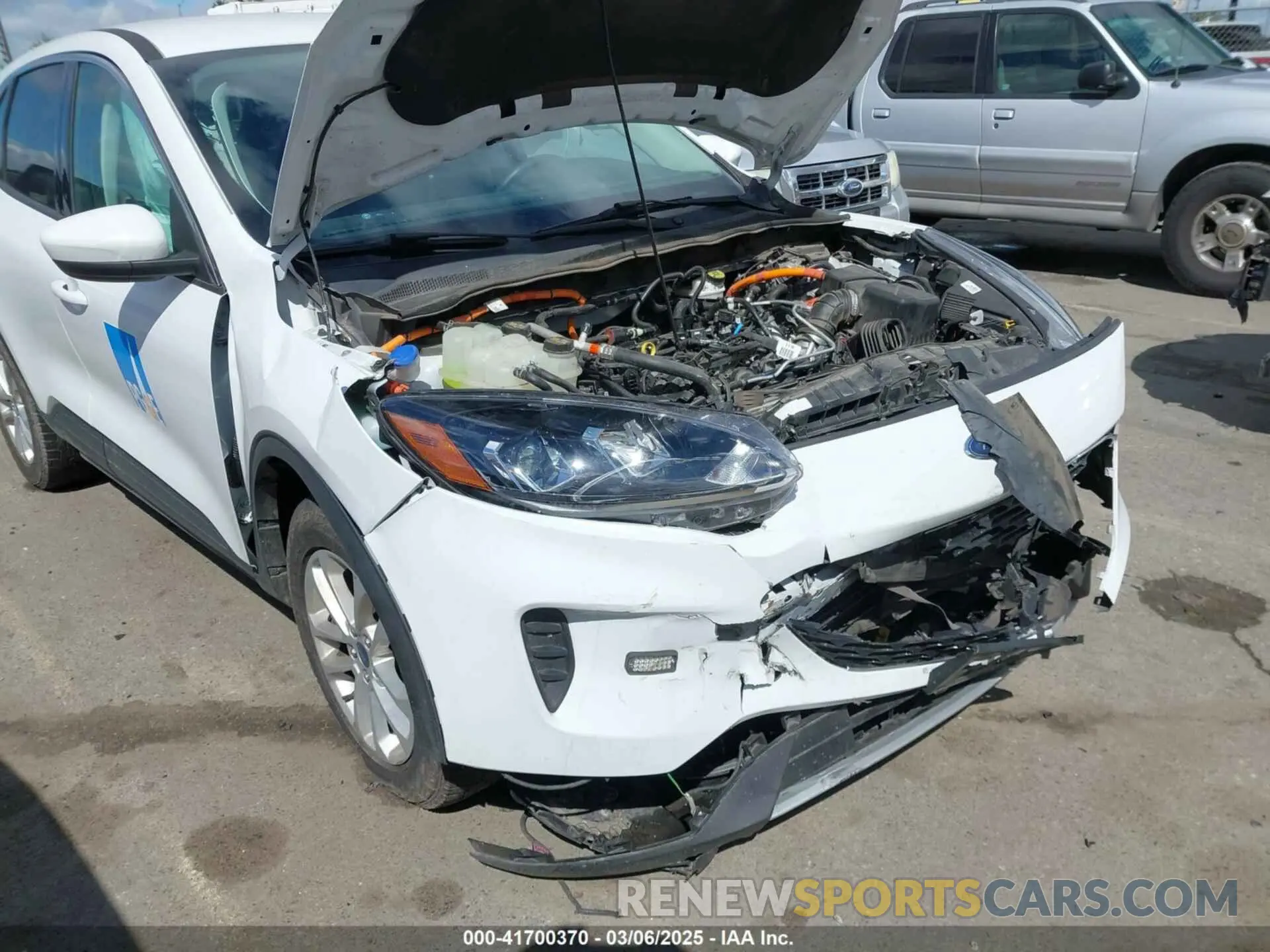 6 Photograph of a damaged car 1FMCU9BZ7MUB03055 FORD ESCAPE 2021
