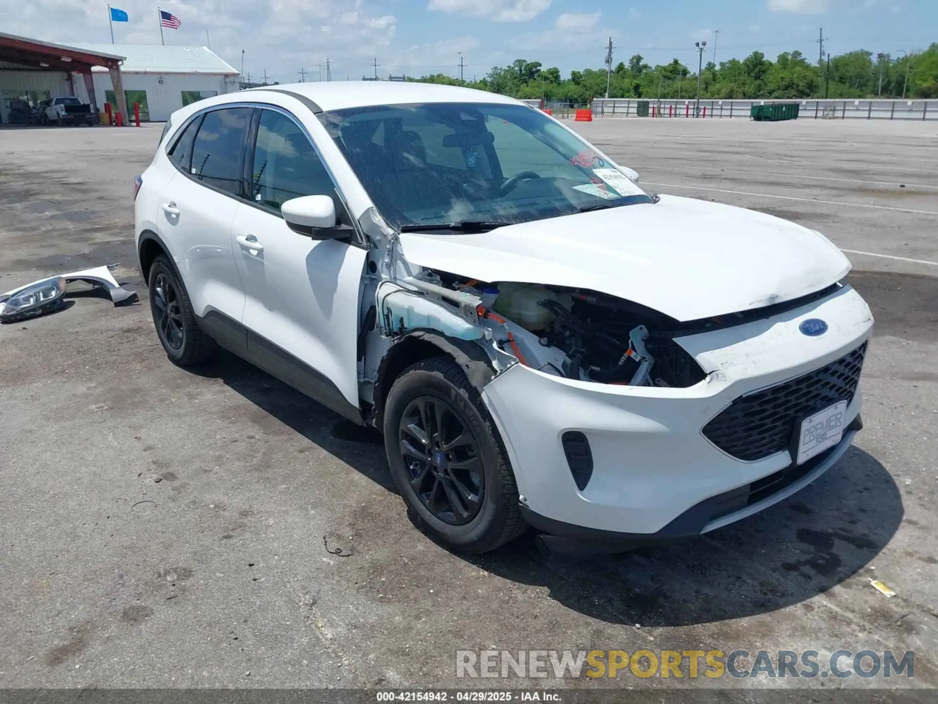 1 Фотография поврежденного автомобиля 1FMCU9BZ8MUA82779 FORD ESCAPE 2021