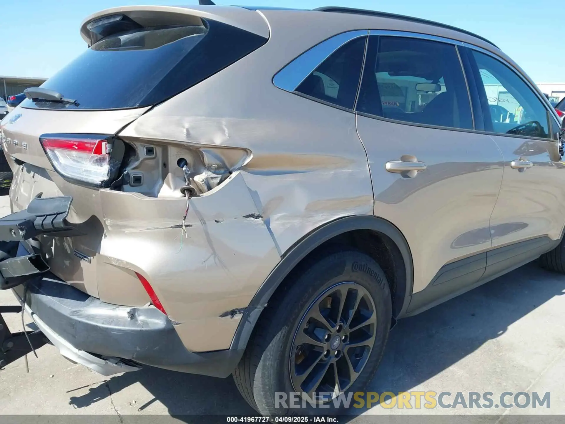 19 Фотография поврежденного автомобиля 1FMCU9BZXMUA08196 FORD ESCAPE 2021