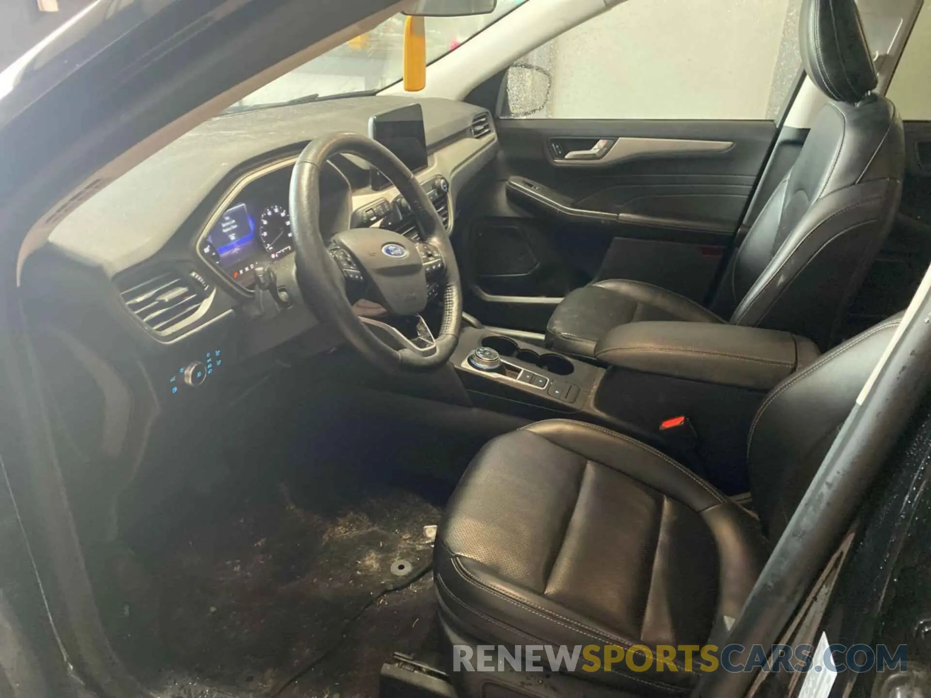 17 Photograph of a damaged car 1FMCU9CZ1MUA52862 FORD ESCAPE 2021