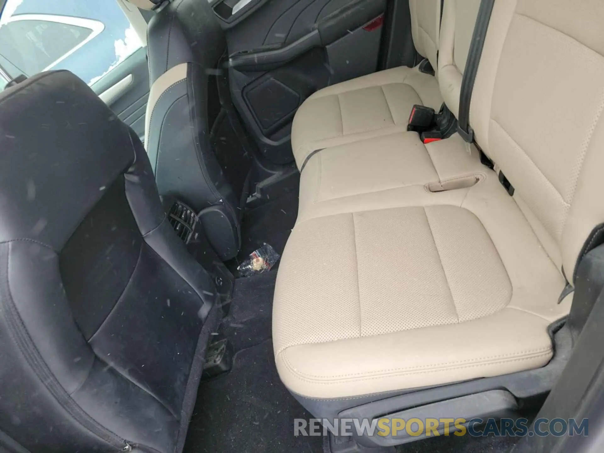 27 Photograph of a damaged car 1FMCU9CZ3MUB25472 FORD ESCAPE 2021