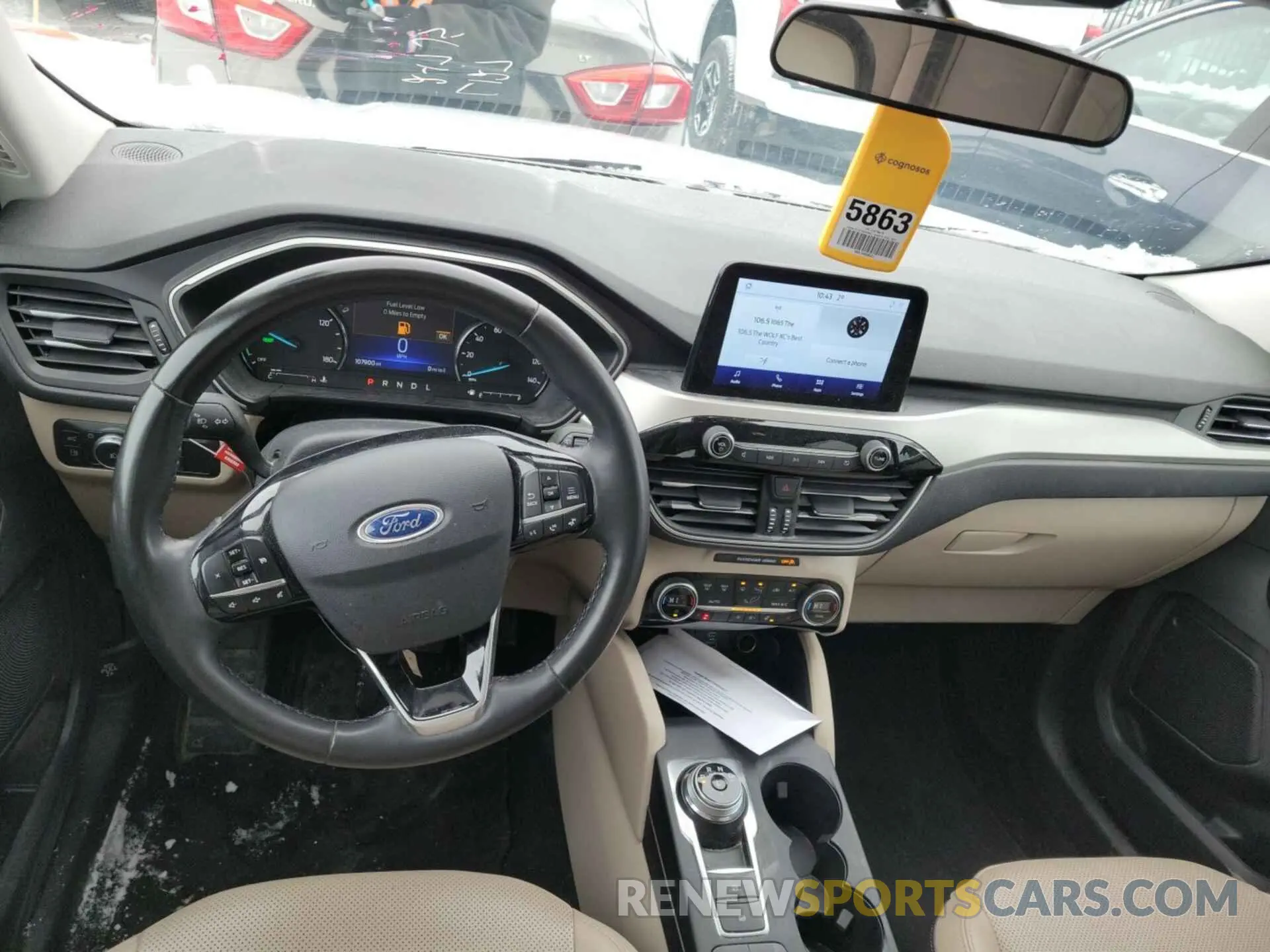 33 Photograph of a damaged car 1FMCU9CZ3MUB25472 FORD ESCAPE 2021