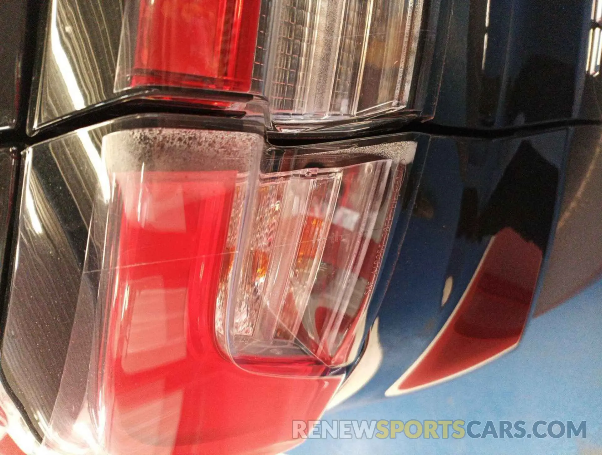 4 Photograph of a damaged car 1FMCU9CZ3MUB25570 FORD ESCAPE 2021
