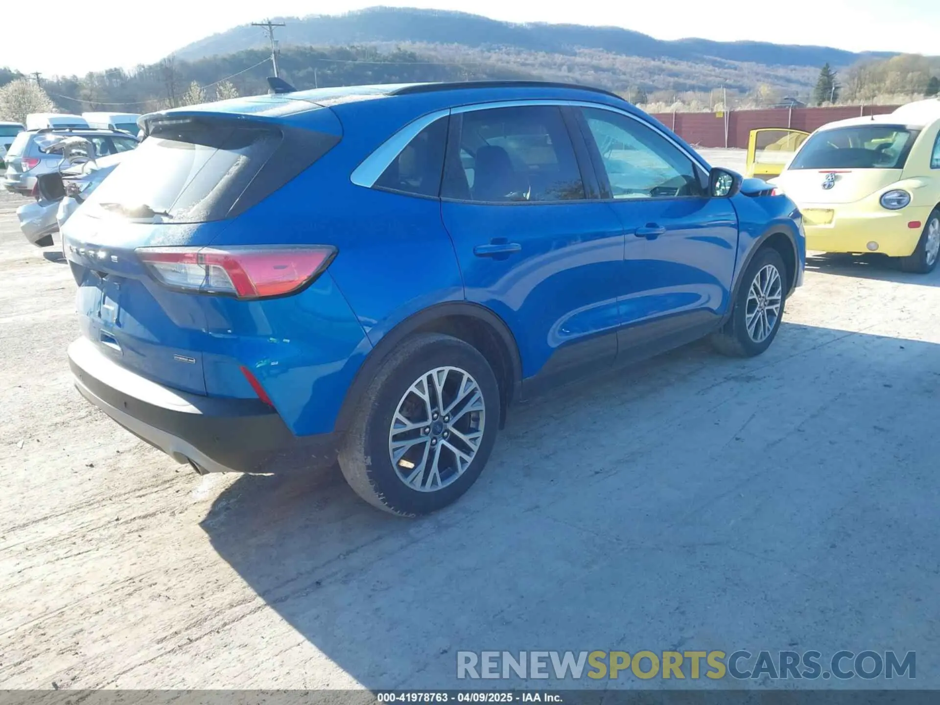4 Фотография поврежденного автомобиля 1FMCU9CZ7MUA20319 FORD ESCAPE 2021