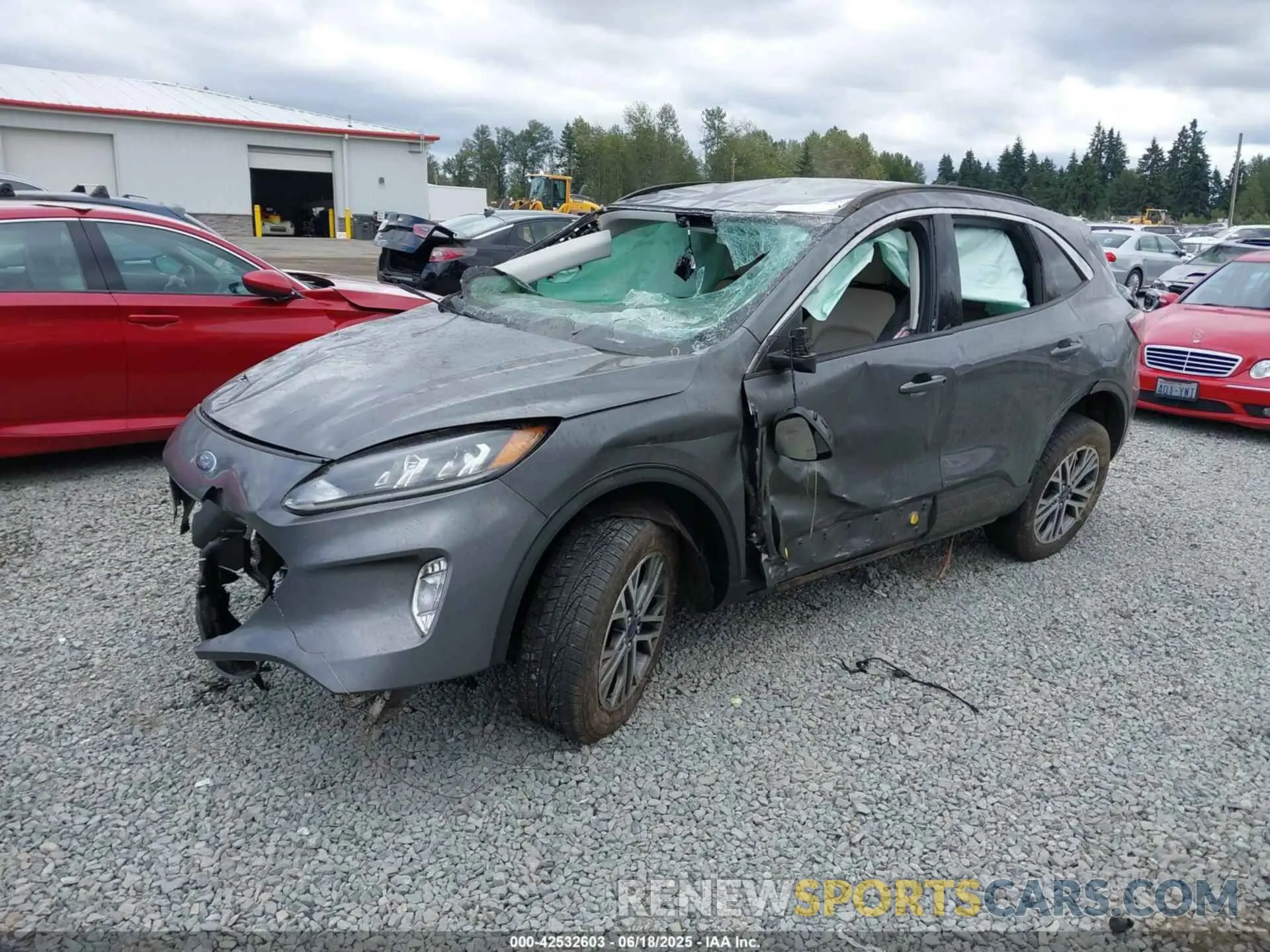 2 Фотография поврежденного автомобиля 1FMCU9CZ9MUA82756 FORD ESCAPE 2021