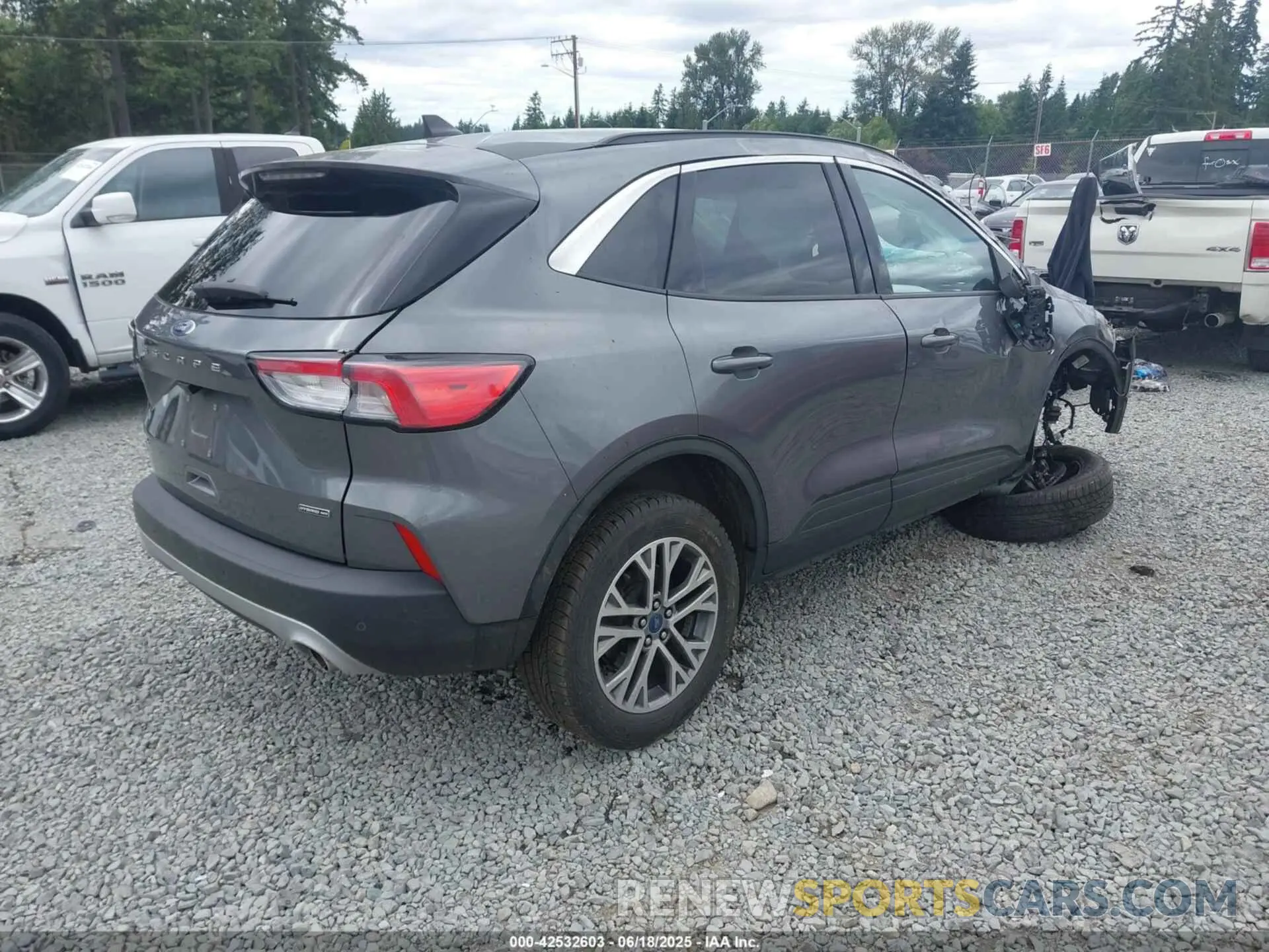 4 Фотография поврежденного автомобиля 1FMCU9CZ9MUA82756 FORD ESCAPE 2021