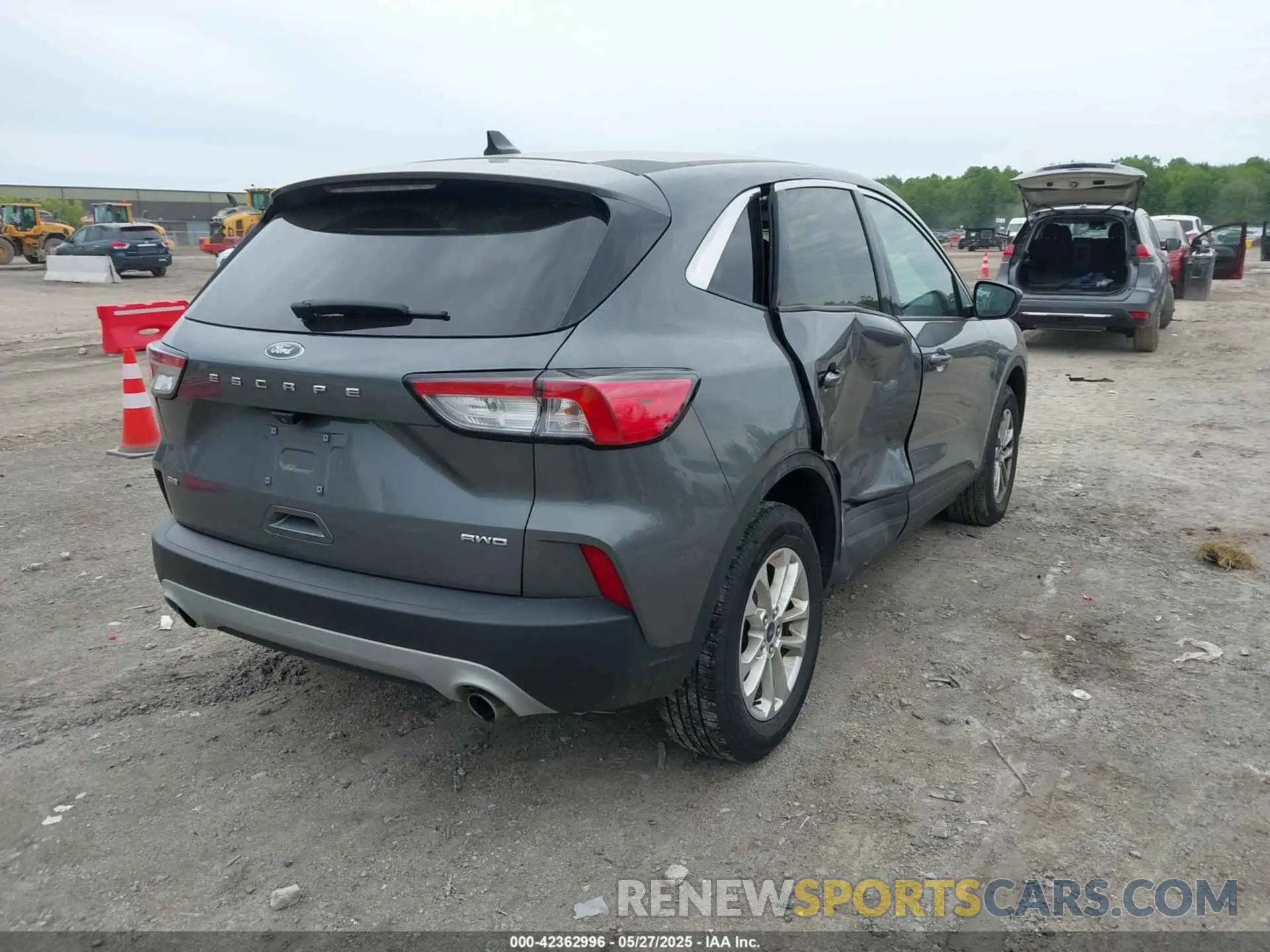 4 Photograph of a damaged car 1FMCU9G60MUA15379 FORD ESCAPE 2021