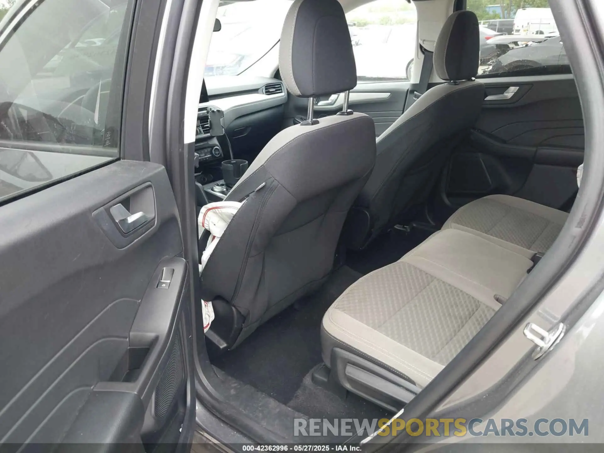8 Photograph of a damaged car 1FMCU9G60MUA15379 FORD ESCAPE 2021