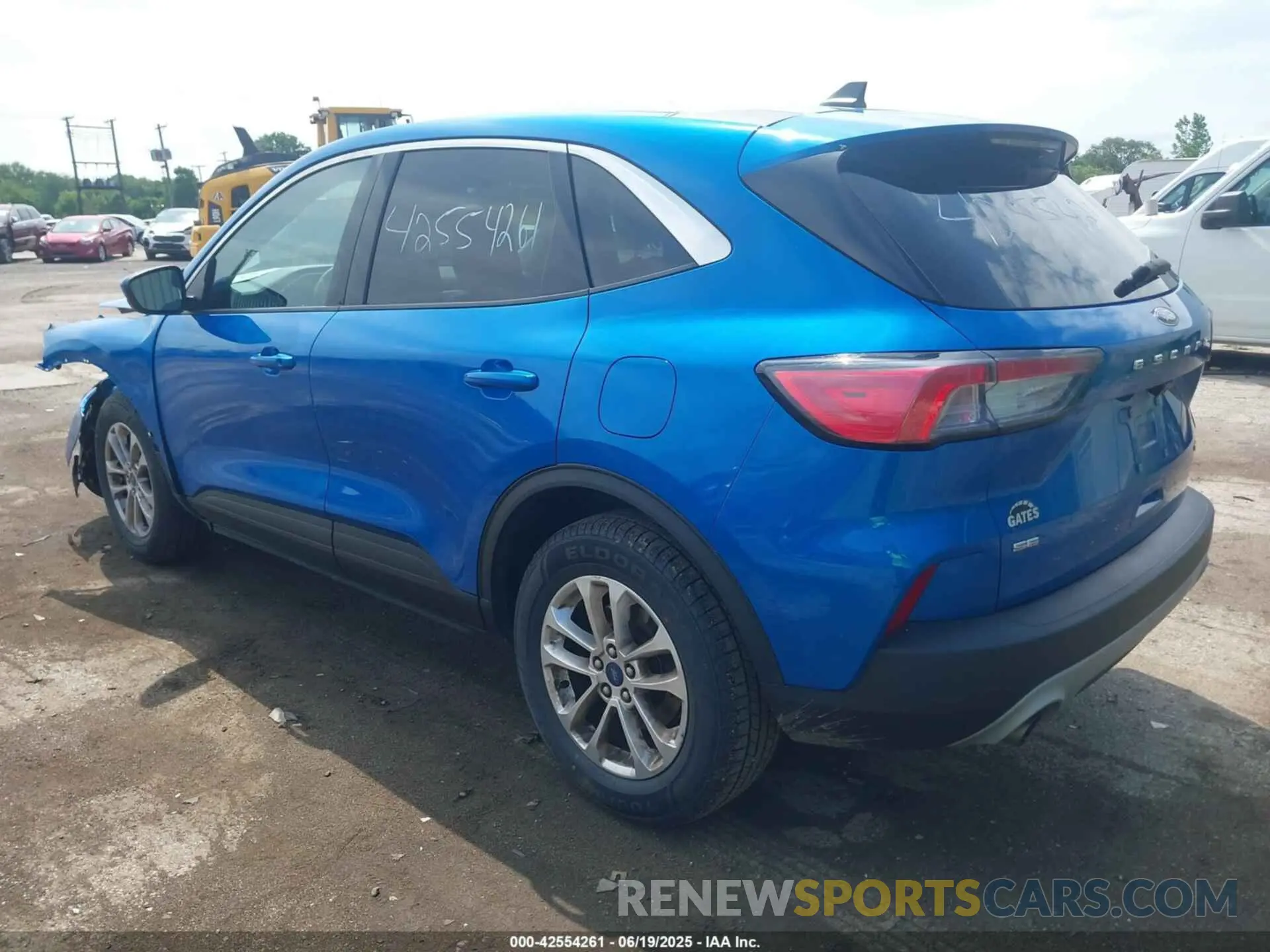 3 Фотография поврежденного автомобиля 1FMCU9G62MUB22739 FORD ESCAPE 2021