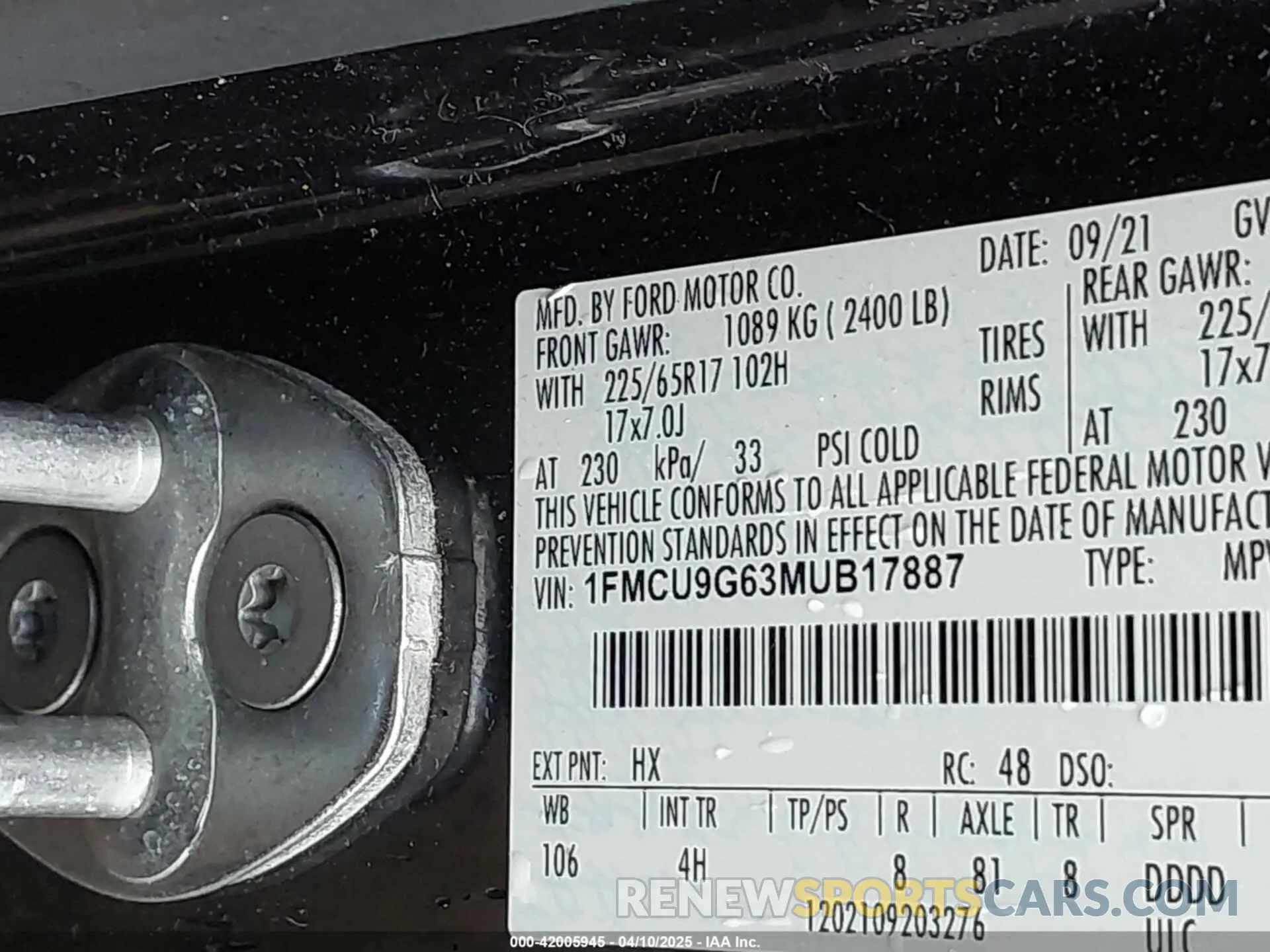 9 Photograph of a damaged car 1FMCU9G63MUB17887 FORD ESCAPE 2021