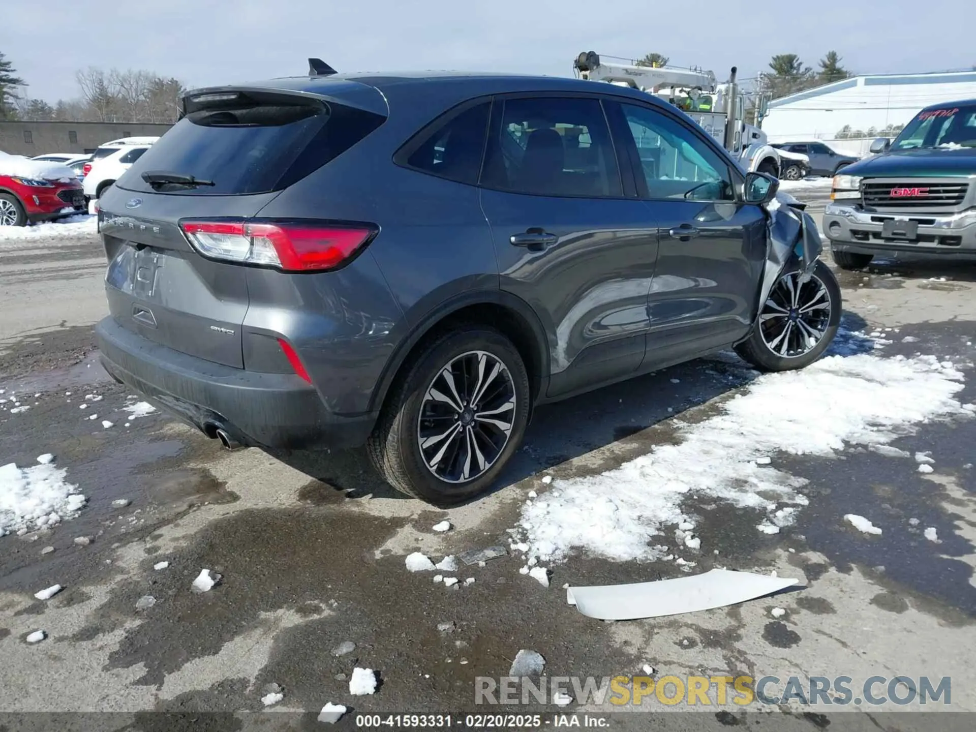 4 Photograph of a damaged car 1FMCU9G65MUA16155 FORD ESCAPE 2021