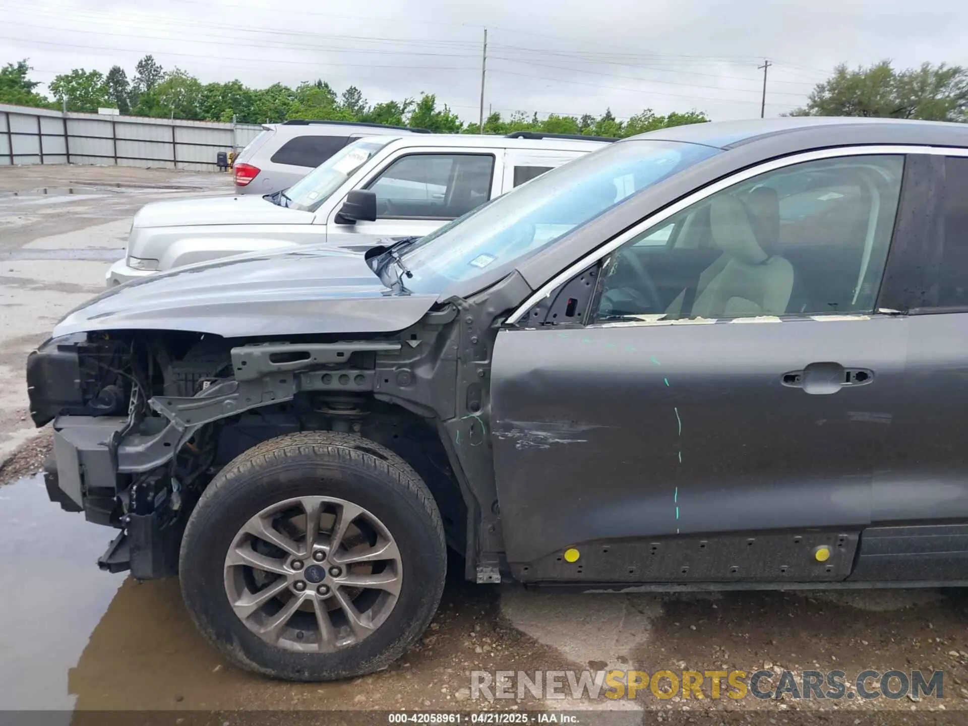 6 Photograph of a damaged car 1FMCU9G66MUA37712 FORD ESCAPE 2021