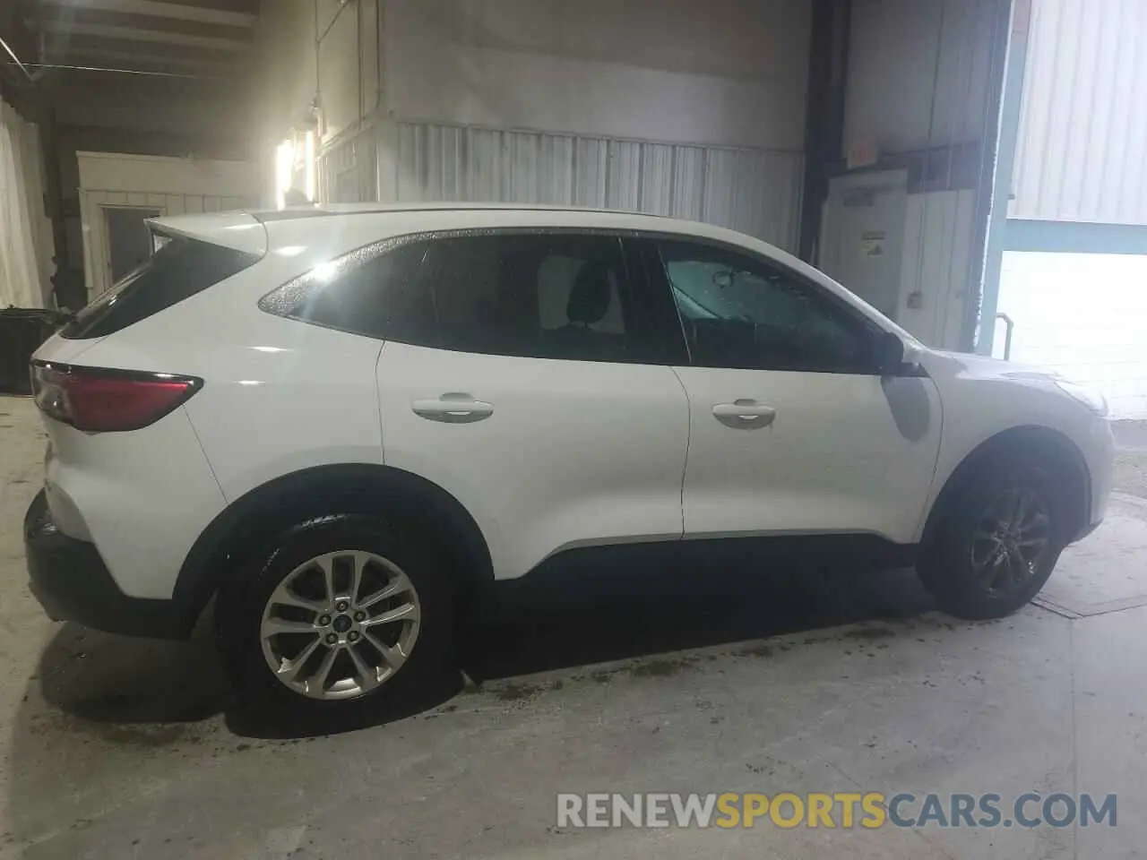 3 Photograph of a damaged car 1FMCU9G66MUB22484 FORD ESCAPE 2021