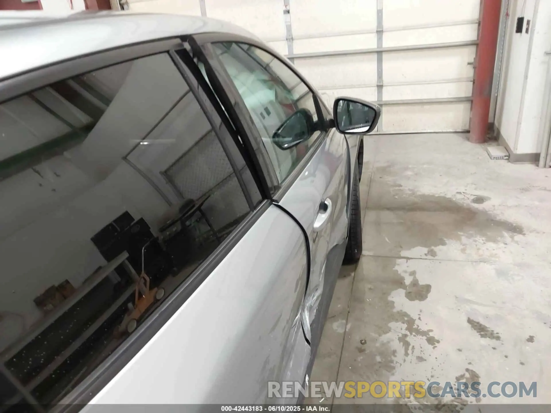 18 Photograph of a damaged car 1FMCU9G67MUA02760 FORD ESCAPE 2021