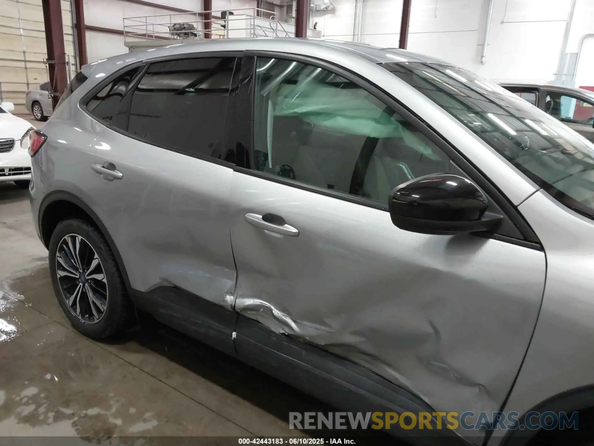6 Photograph of a damaged car 1FMCU9G67MUA02760 FORD ESCAPE 2021