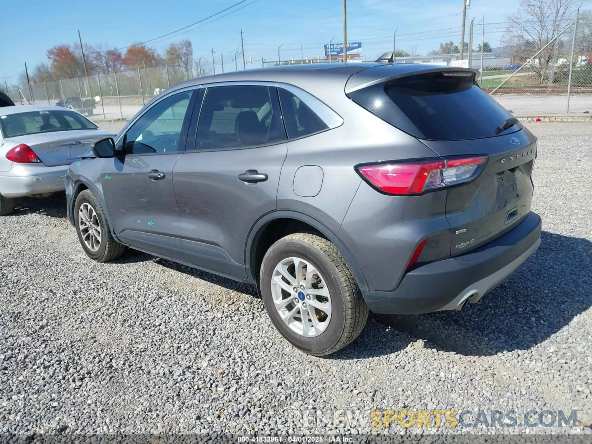 3 Фотография поврежденного автомобиля 1FMCU9G67MUA99667 FORD ESCAPE 2021