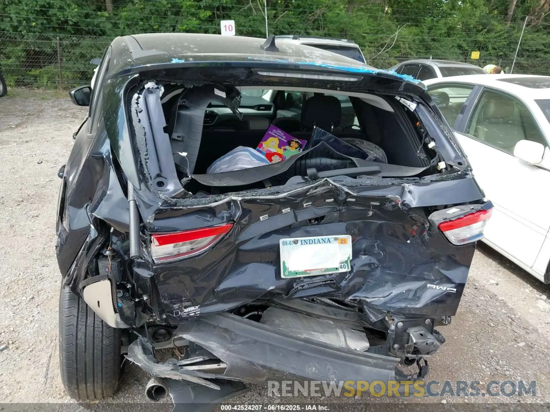 15 Photograph of a damaged car 1FMCU9G68MUA37176 FORD ESCAPE 2021