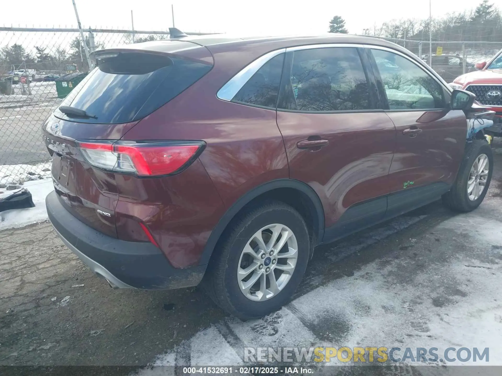 4 Фотография поврежденного автомобиля 1FMCU9G69MUA08415 FORD ESCAPE 2021