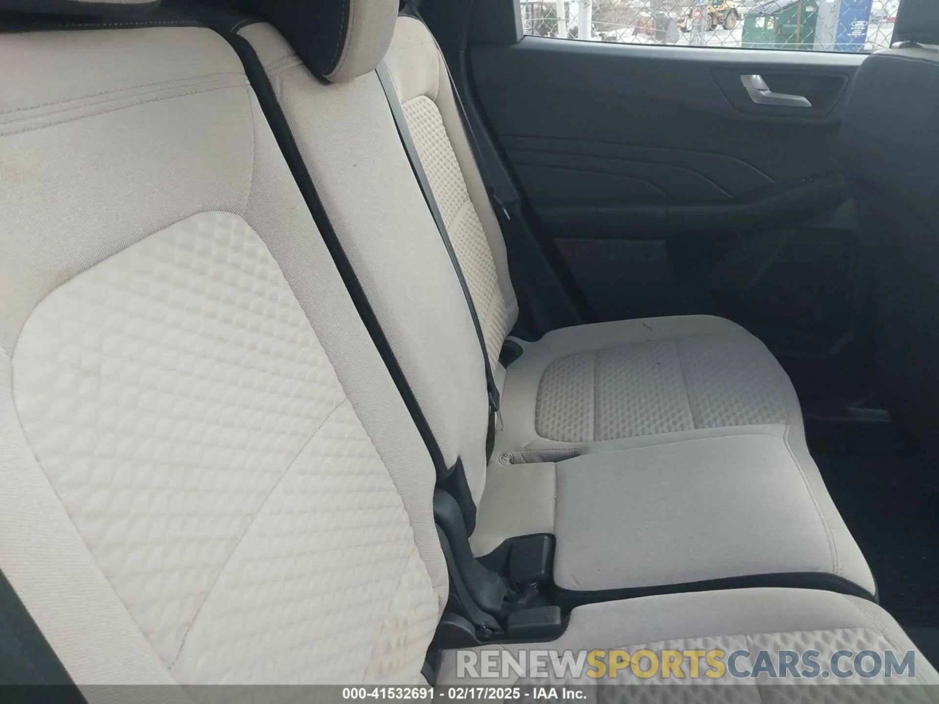 8 Фотография поврежденного автомобиля 1FMCU9G69MUA08415 FORD ESCAPE 2021
