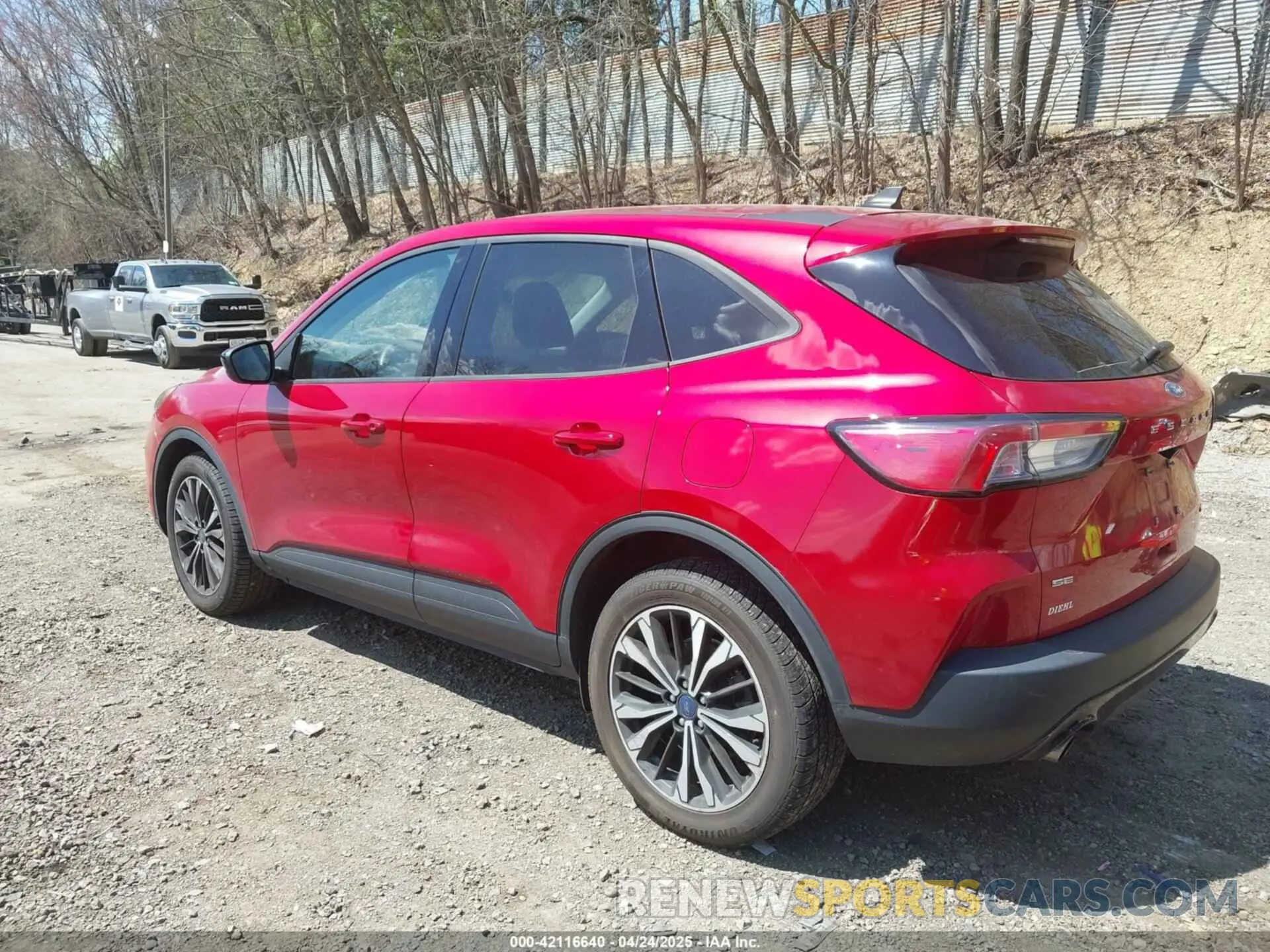 3 Фотография поврежденного автомобиля 1FMCU9G69MUB30059 FORD ESCAPE 2021