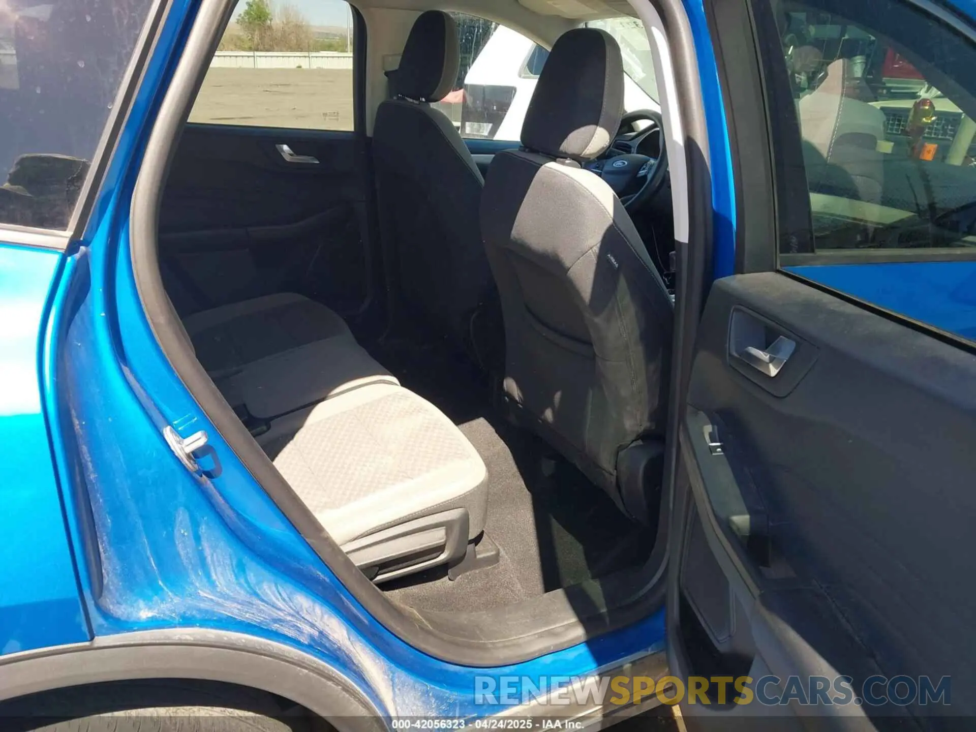 8 Photograph of a damaged car 1FMCU9G6XMUA81082 FORD ESCAPE 2021