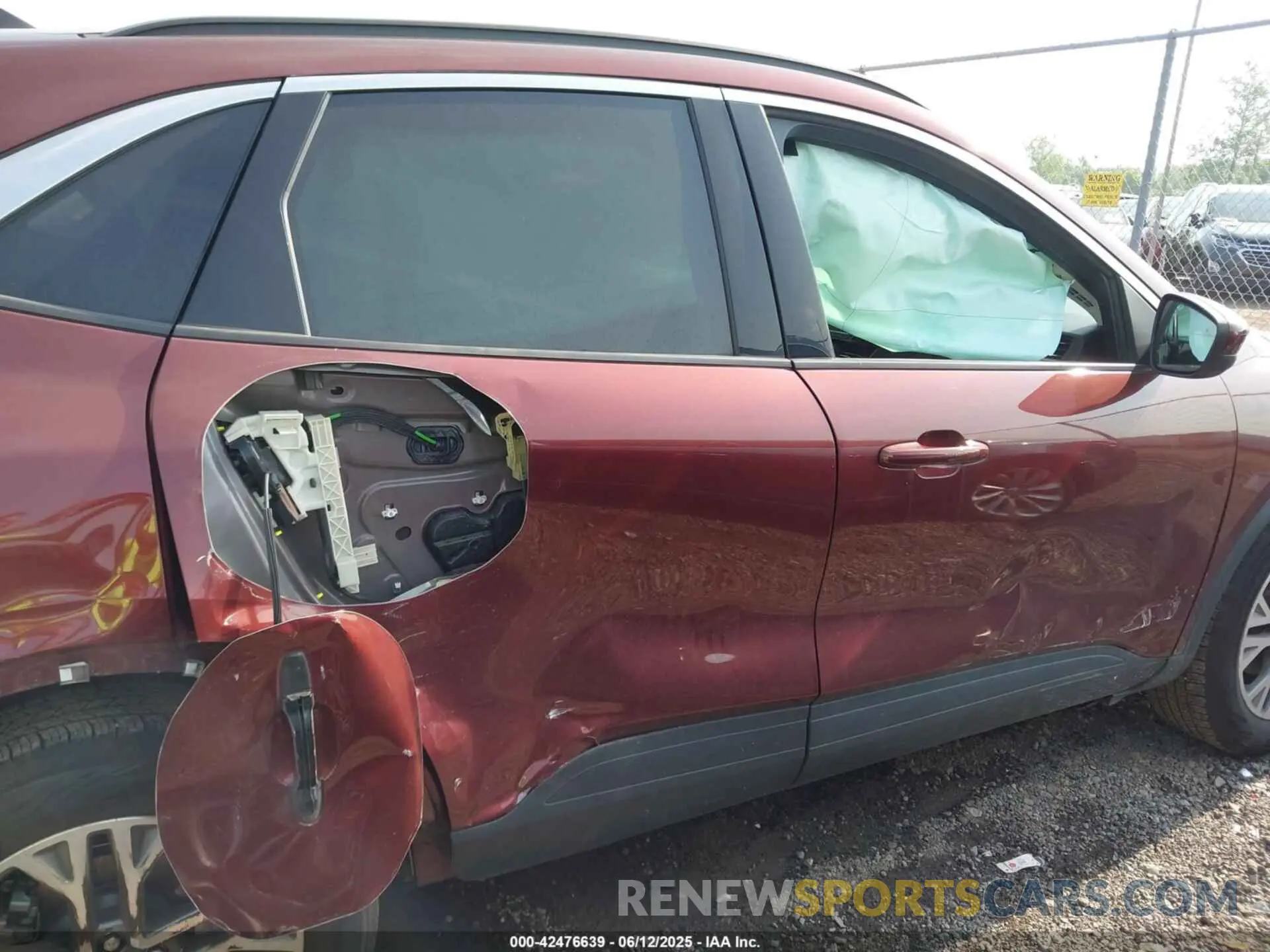 14 Photograph of a damaged car 1FMCU9H60MUA61602 FORD ESCAPE 2021