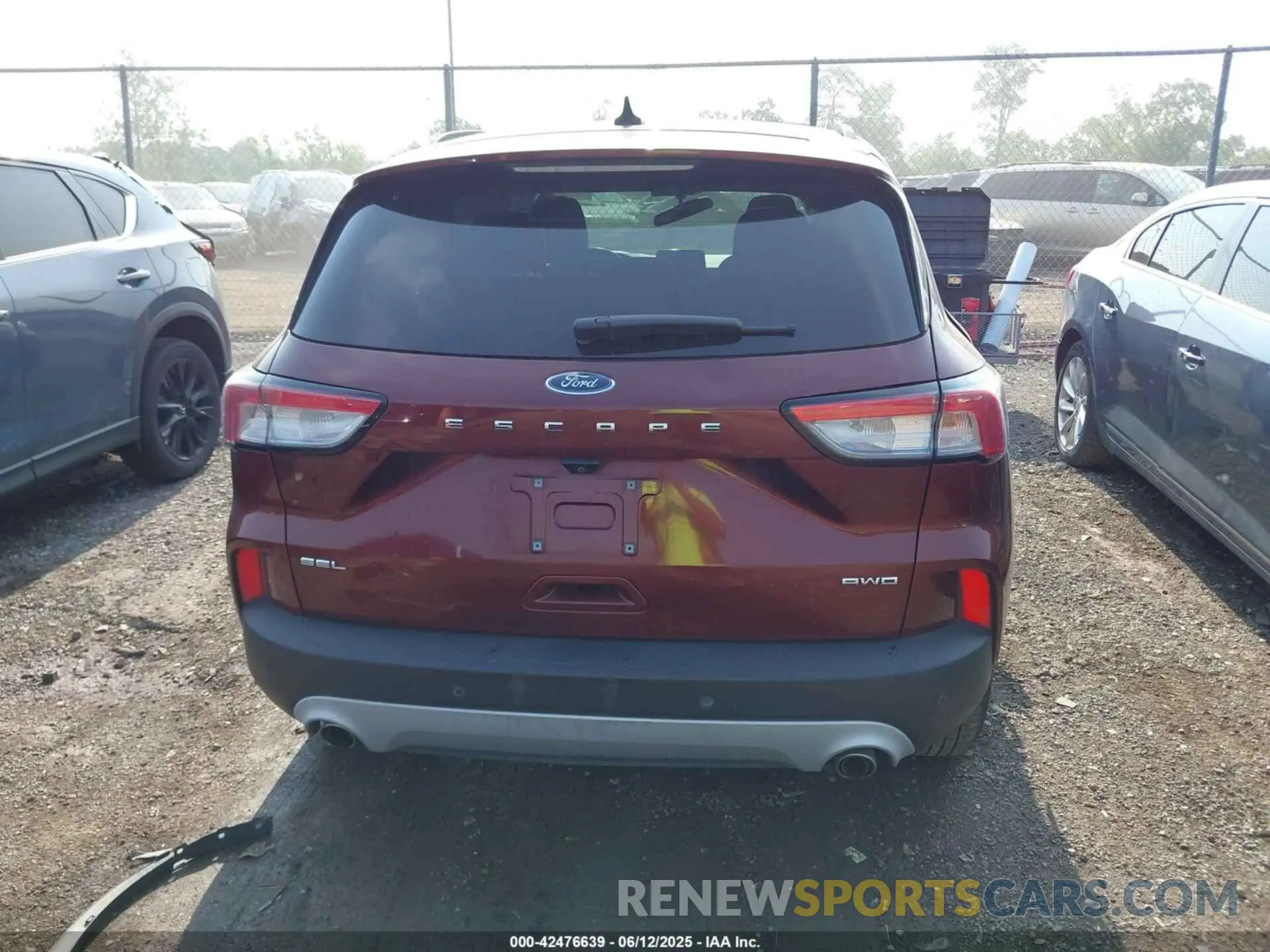 17 Photograph of a damaged car 1FMCU9H60MUA61602 FORD ESCAPE 2021