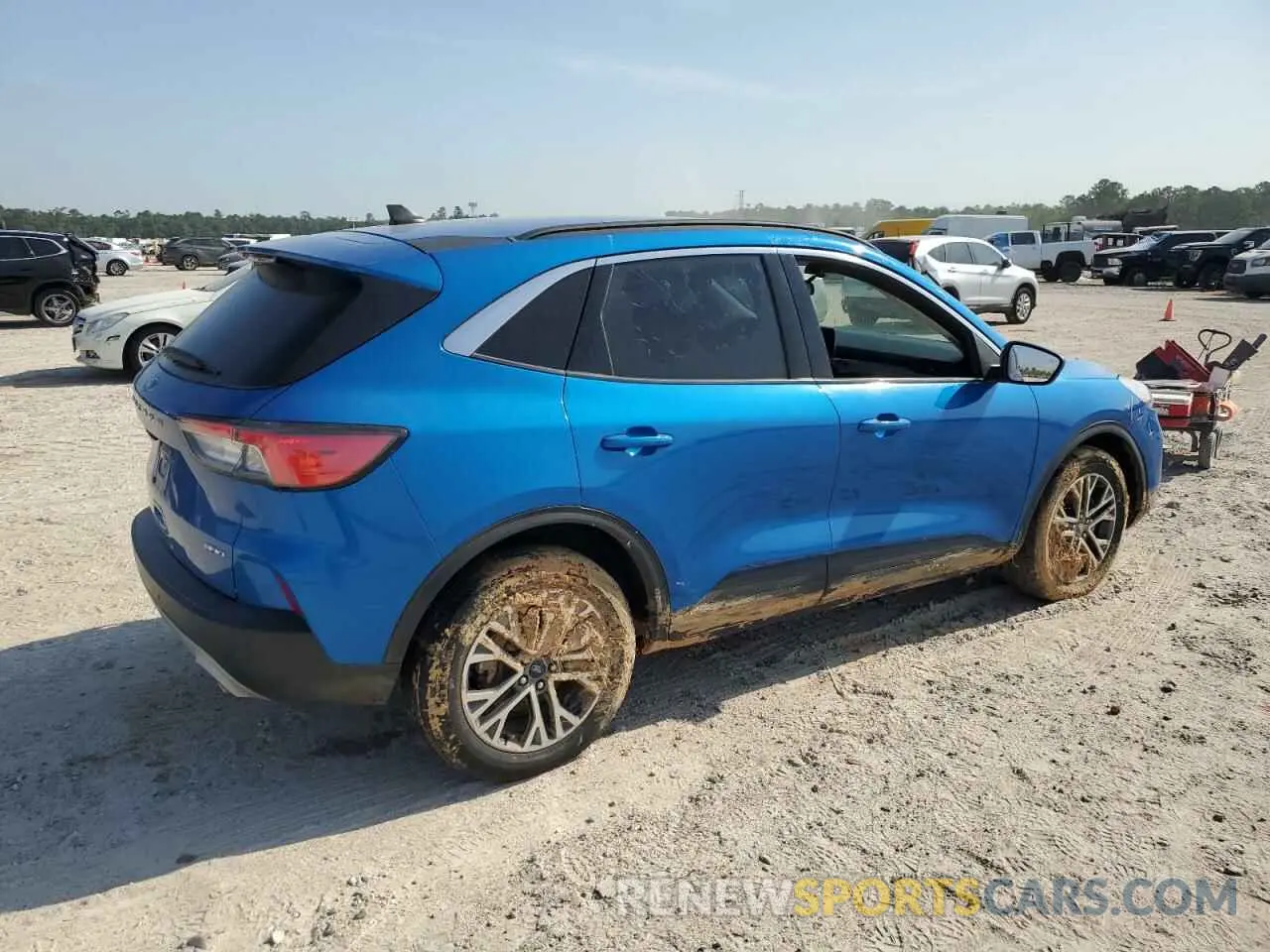 3 Фотография поврежденного автомобиля 1FMCU9H66MUA51351 FORD ESCAPE 2021