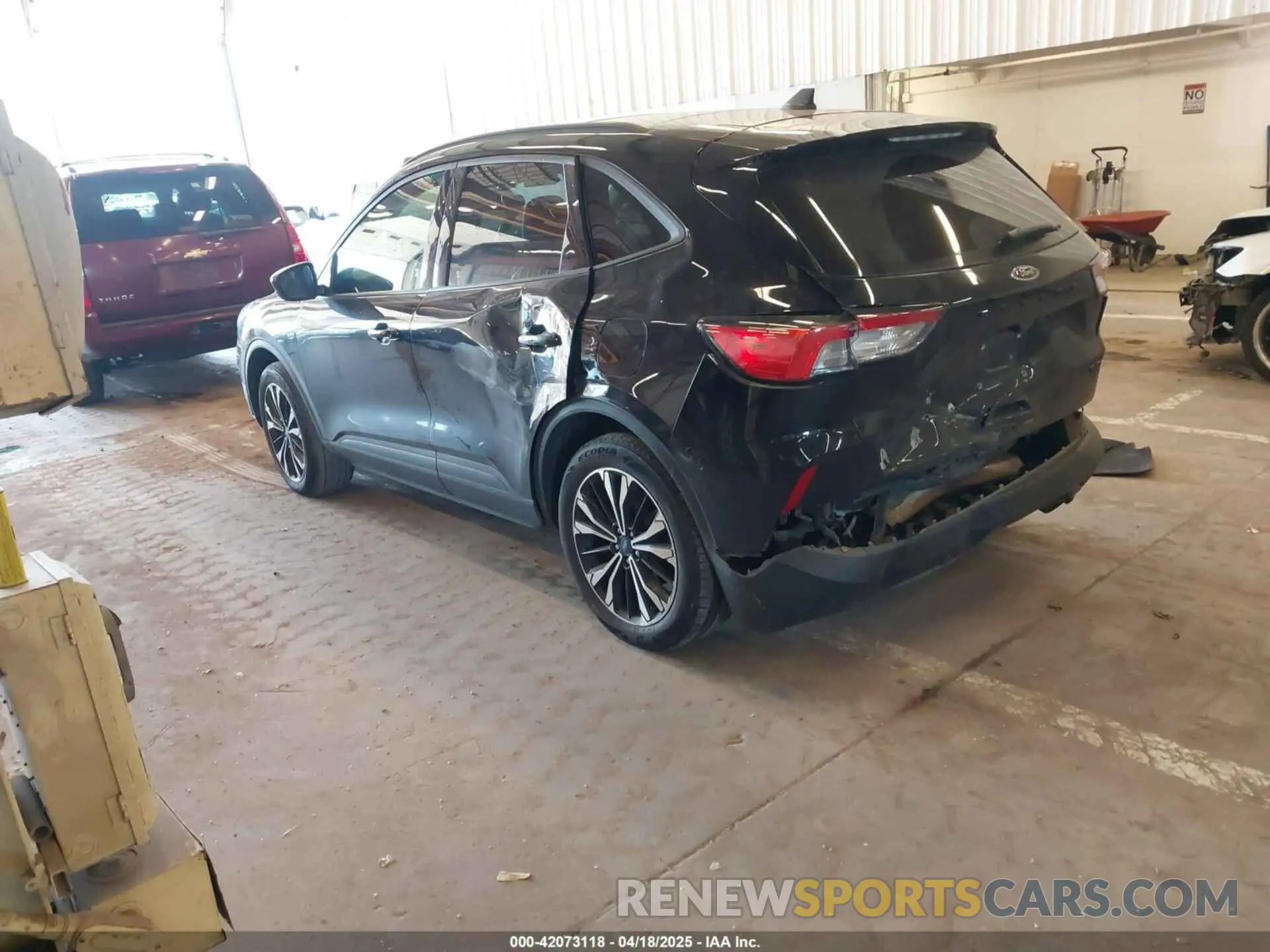 3 Photograph of a damaged car 1FMCU9H91MUA05128 FORD ESCAPE 2021